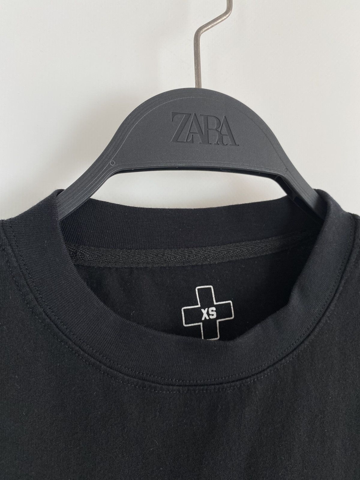 Places + Faces Places + Faces Reflective Logo Crop Top Size XS / US 0-2 / IT 36-38 - 3 Thumbnail