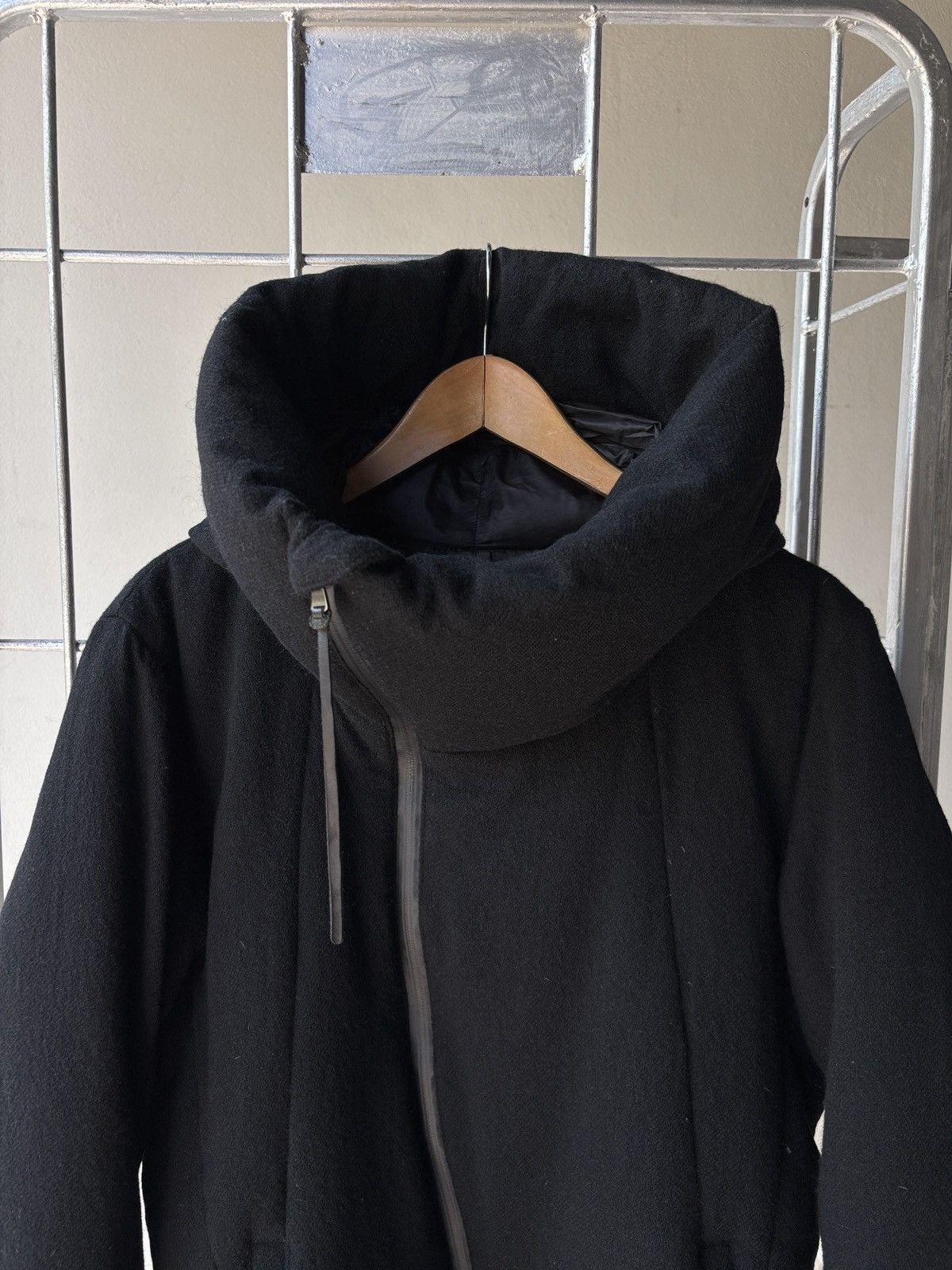 The Viridi-anne The Viridi-Anne Asymmetric Hoodie Shell Wool Down Jacket Size US M / EU 48-50 / 2 - 3 Thumbnail