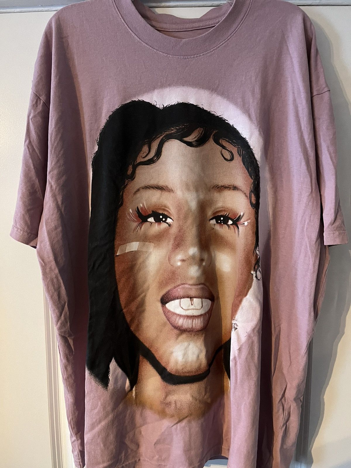 21 Savage × Drake Drake 21 Savage IAAB Tour Her Loss Tee Shirt Size XL Pink Size US XL / EU 56 / 4 - 1 Thumbnail