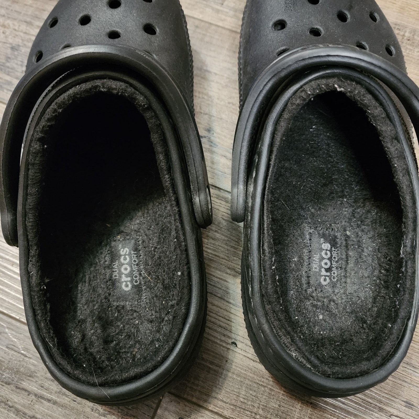 Crocs Crocs Dual Comfort Fleece Lined Black Clogs M-5, W-7 Size US 7 / IT 37 - 4 Thumbnail