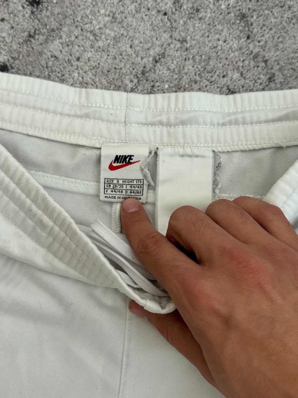 Nike Vintage Nike big swoosh Y2K white baggy pants Size US 30 / EU 46 - 9 Thumbnail