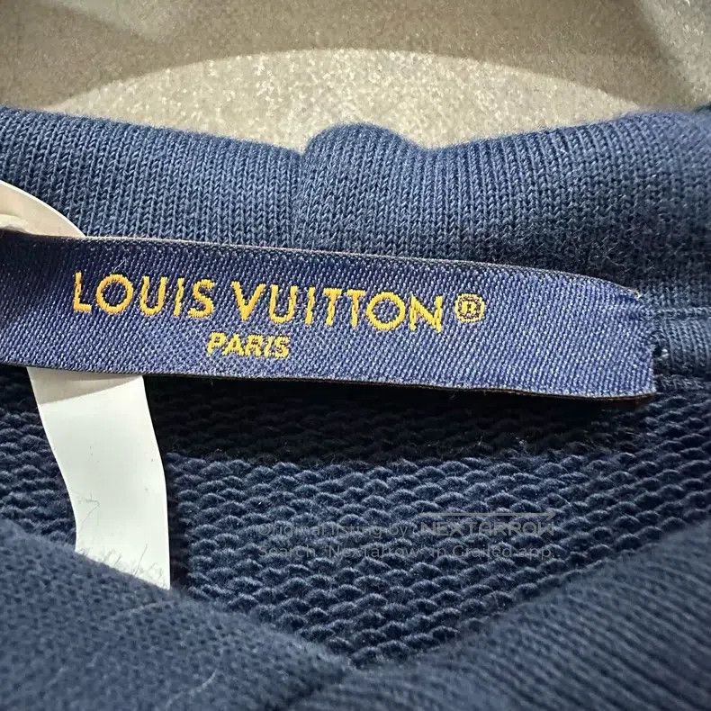 Louis Vuitton Louis Vuitton Embroidered logo drawstring hooded sweatshir Size US M / EU 48-50 / 2 - 4 Thumbnail