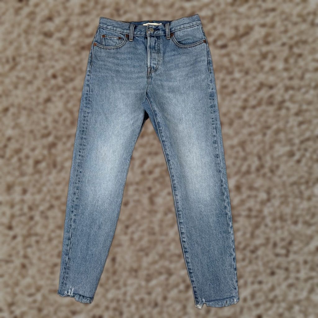 Levi's Levi's Wedgie Fit Jeans Womens 26 Blue Denim Distressed Raw Hem 26x26 Size 26" / US 2 / IT 38 - 1 Thumbnail