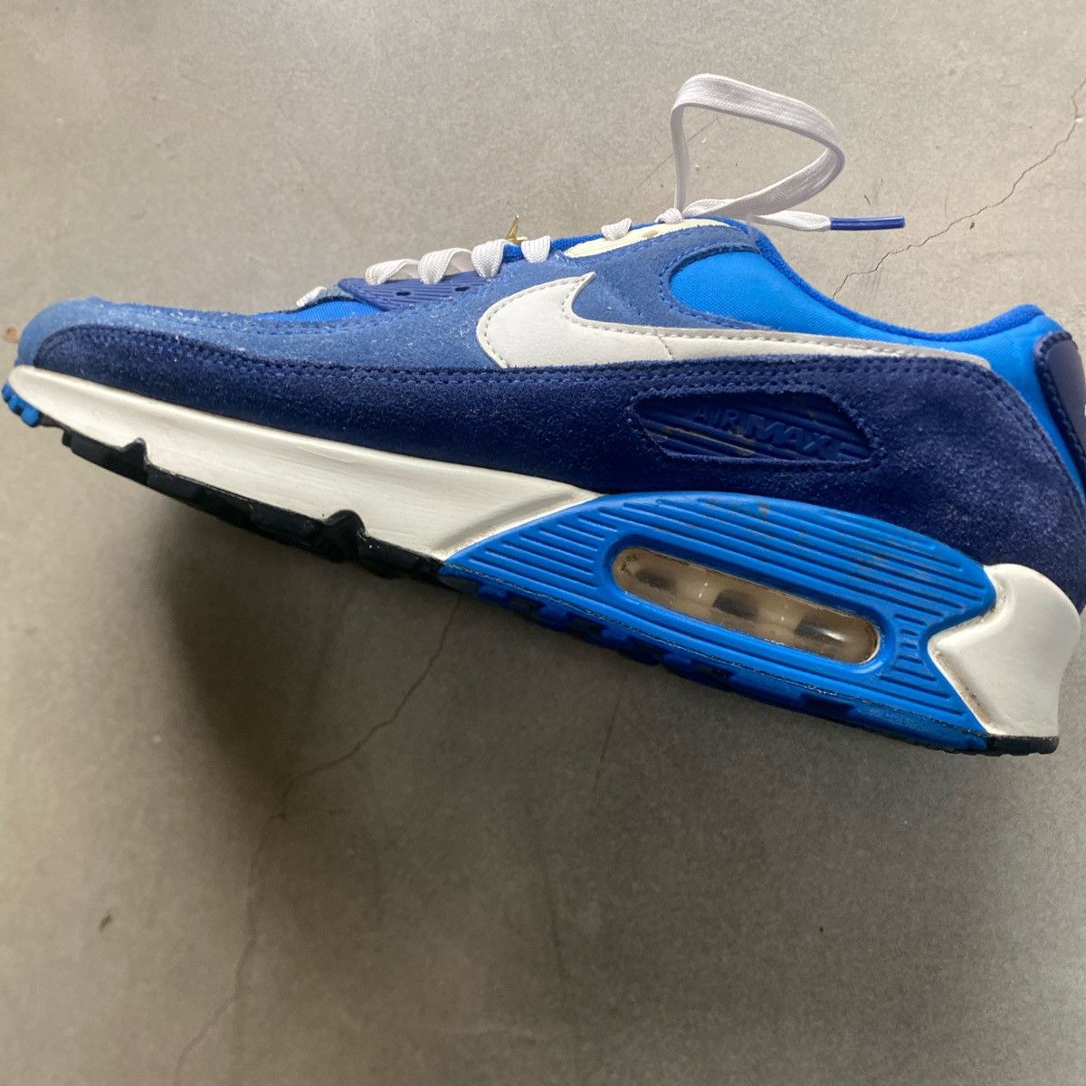 Nike Nike Air Max 90 SE FIRST USE SIGNAL BLUES! FOR SALE! Size US 10.5 / EU 43-44 - 7 Thumbnail