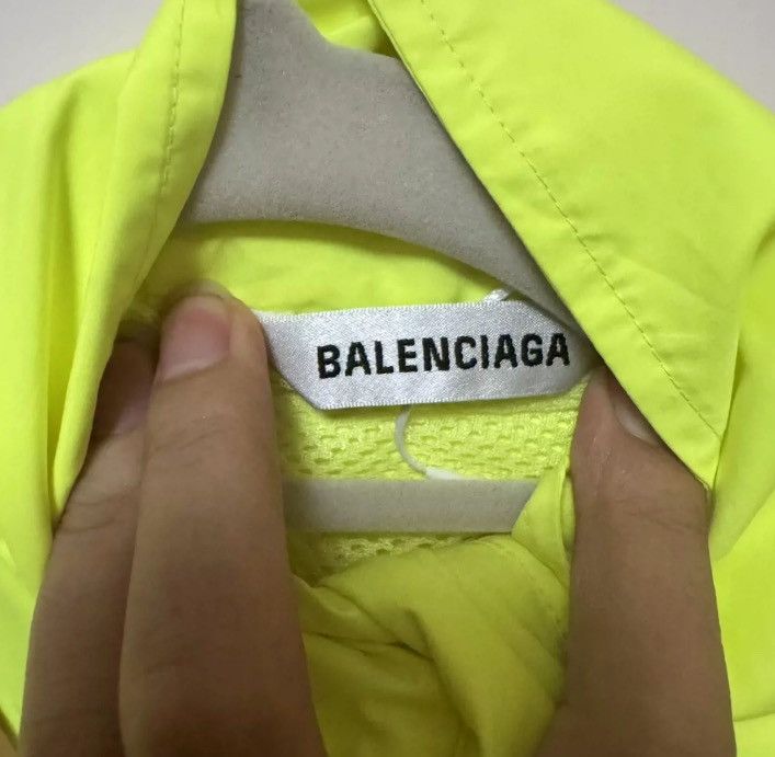 Balenciaga Balenciaga Fluorescent Green Zipper Coat2412-Nextarrow Size US S / EU 44-46 / 1 - 4 Thumbnail