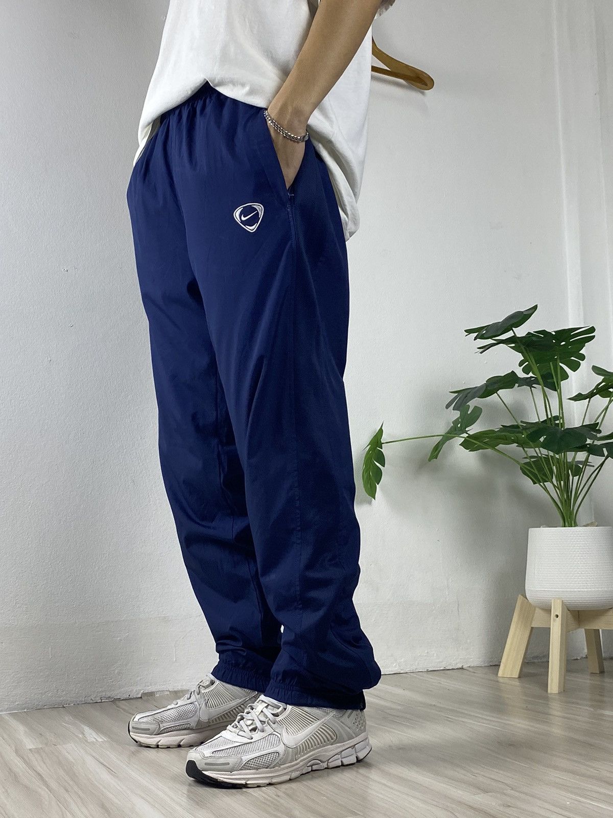 Nike × Vintage Vintage Y2K Nike nylon track Pants Joggers drill Gorpcore Size US 32 / EU 48 - 1 Thumbnail