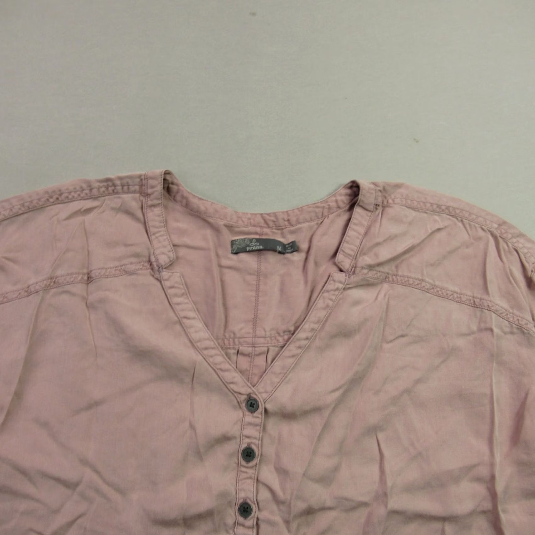 Prana Prana Shirt Womens Medium Short Sleeve Casual Lightweight V Neck Pink Shirt T-Shirt Womens Casual Lightweight Pink Prana Moderate Regular Fit Womens Size M / US 6-8 / IT 42-44 - 3 Thumbnail