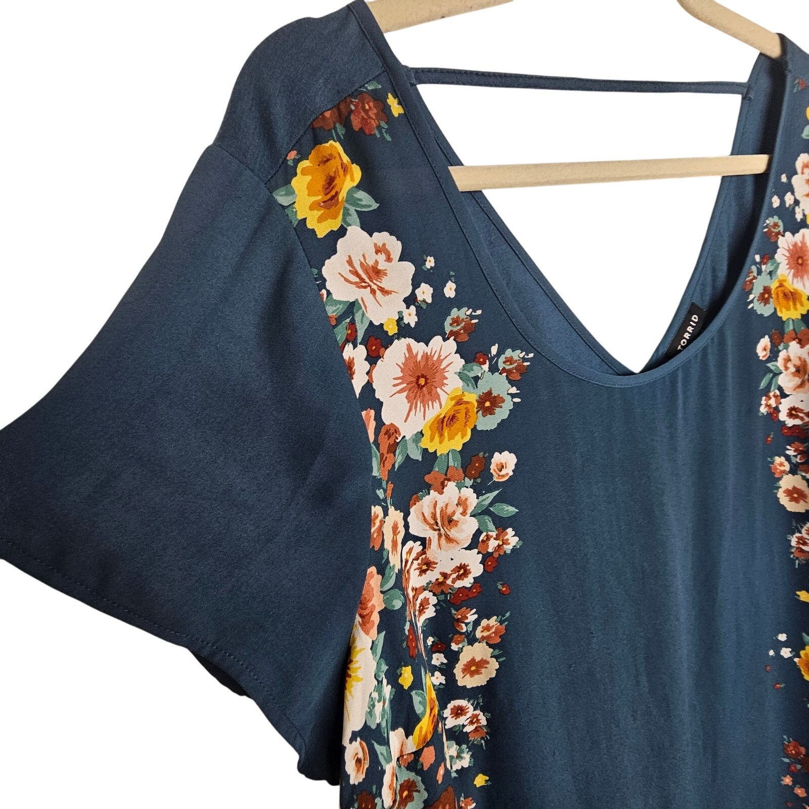 Corridor Torrid Floral V-Neck Top Plus Size 1X Romantic Feminine Size XL / US 12-14 / IT 48-50 - 4 Thumbnail