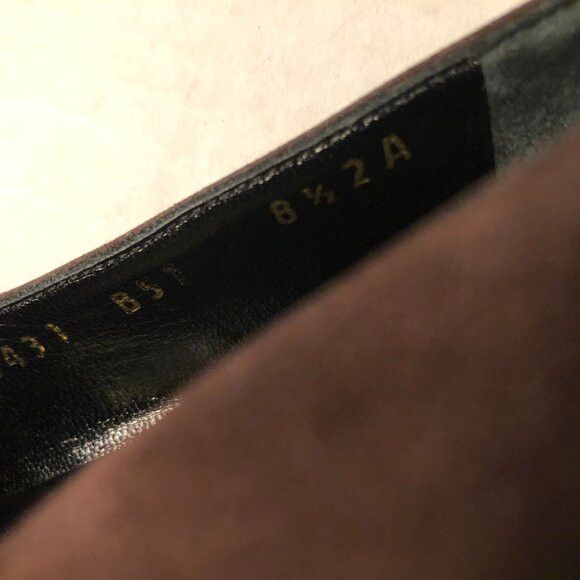Salvatore Ferragamo women's leather suede pump size: 8.5 2AA
