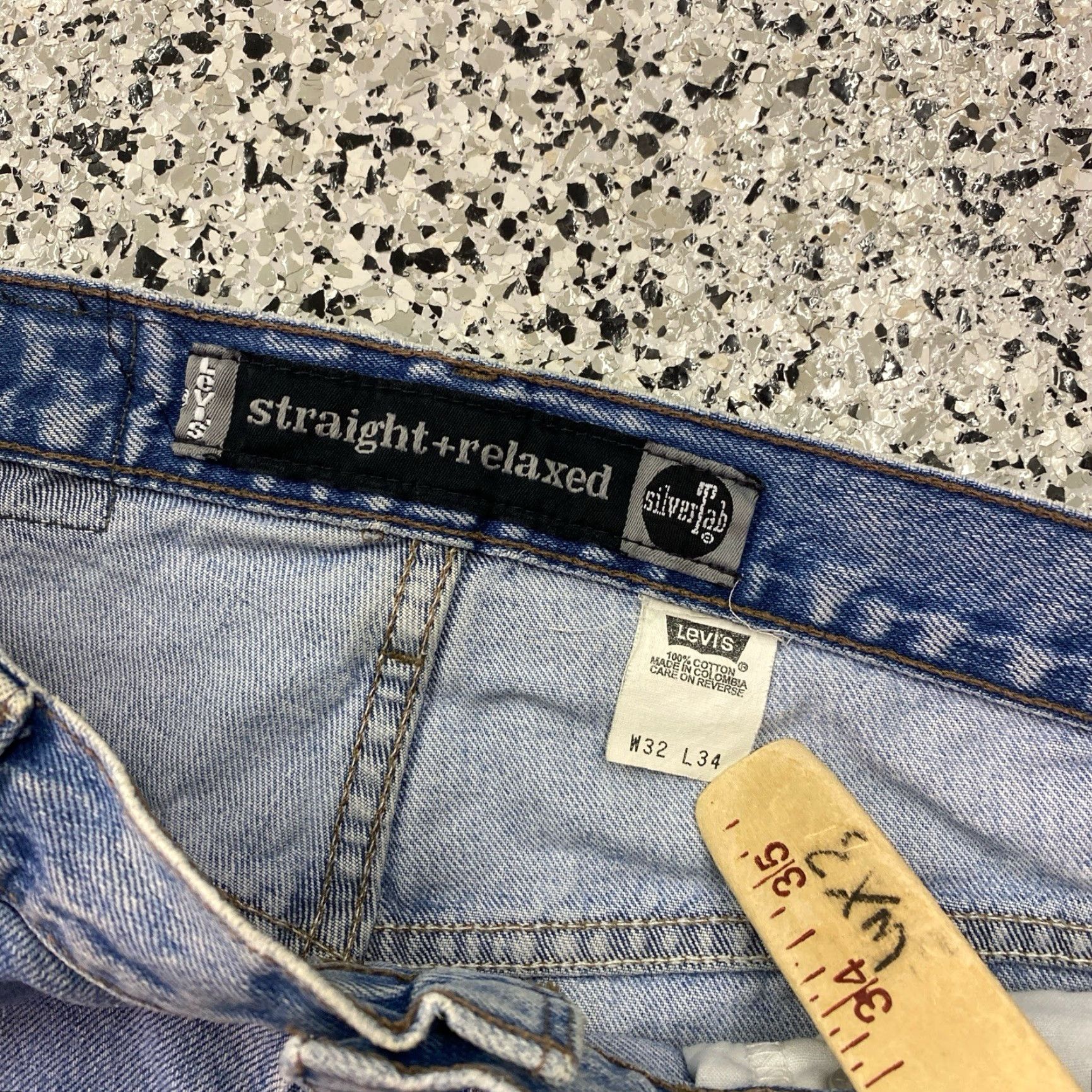 Levi's VINTAGE Levi's Silvertab Jeans Blue Denim 30x33 Relaxed Fit 5-Pocket Mens Straight Solid Pattern Metal Logo 2000s Y2K Denim Jeans Size US 30 / EU 46 - 2 Thumbnail