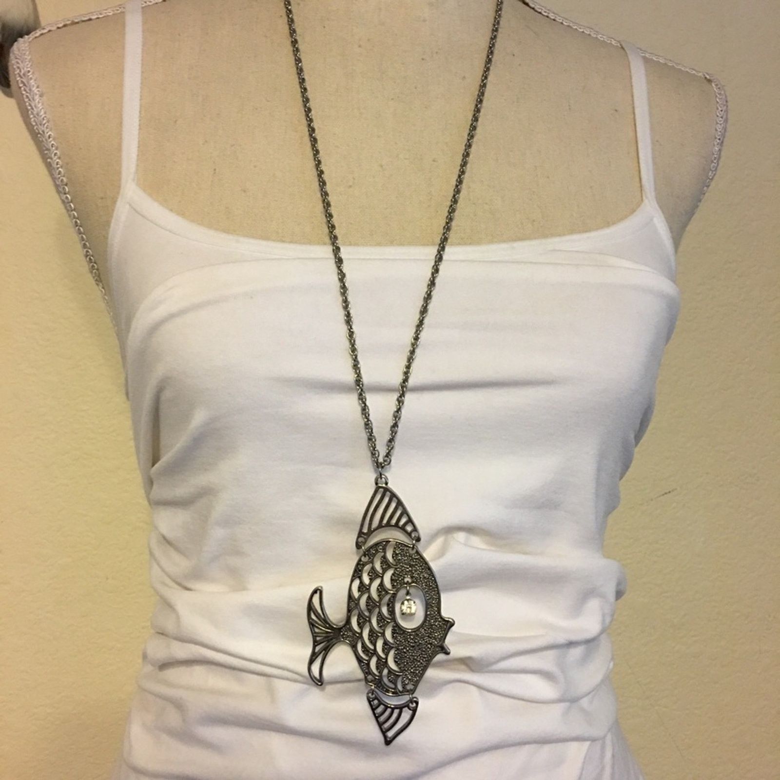 Jewelry Large silver tone fish pendant on chain necklace Size ONE SIZE - 2 Thumbnail