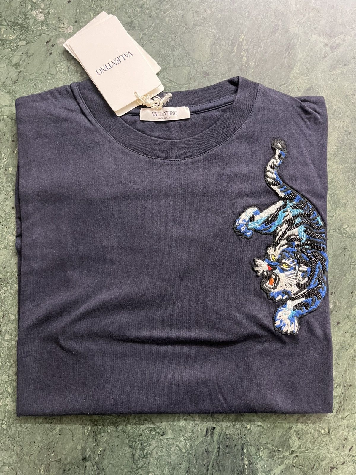 Valentino Valentino Tiger embroidered tshirt Size US S / EU 44-46 / 1 - 1 Thumbnail