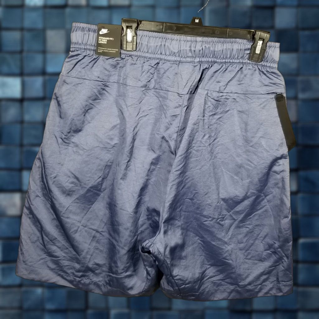 Nike Nike Sportswear Woven Shorts Men Large Blue Summit Knee Lenght AR3229-491 NEW Size US 33 - 1 Thumbnail