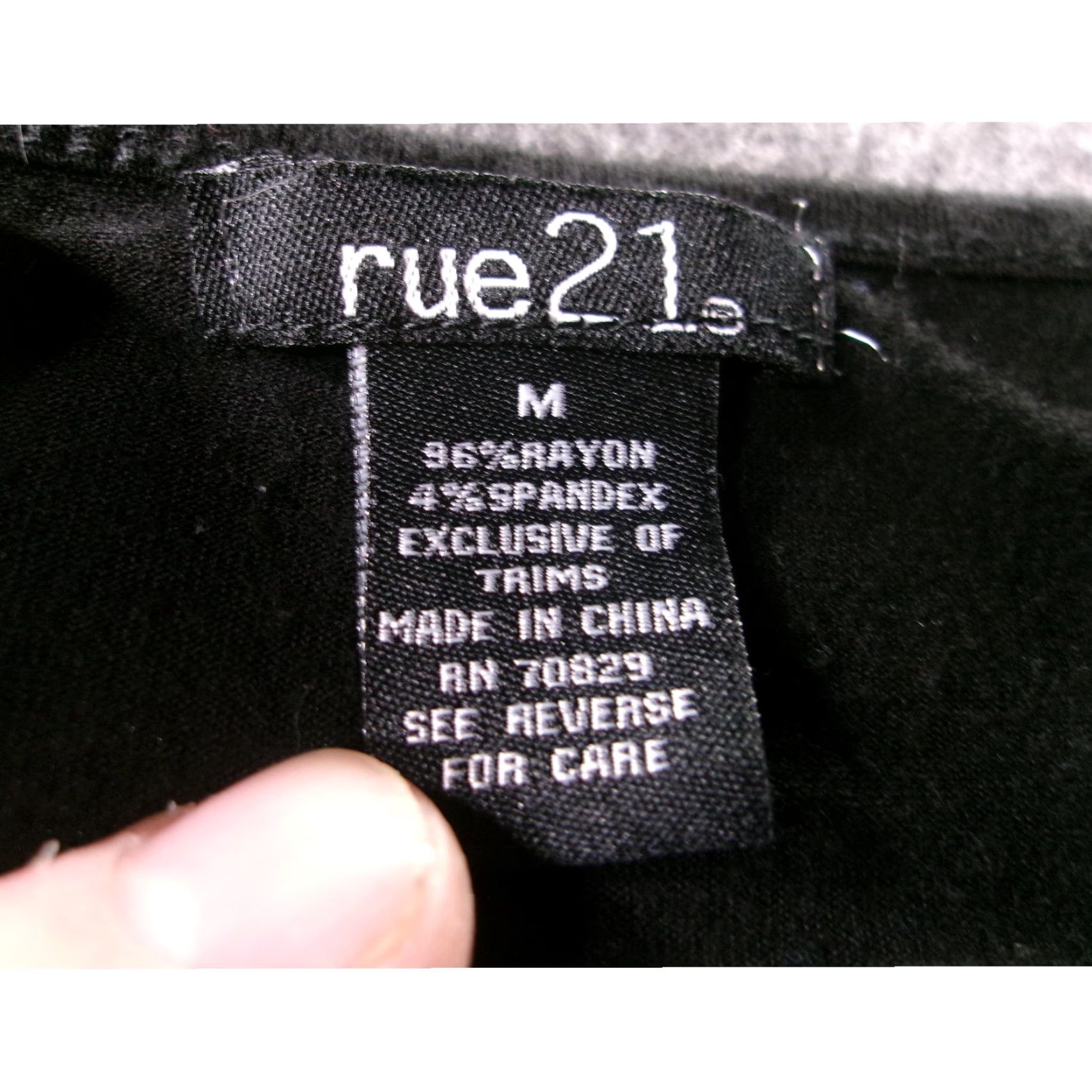 Vintage VINTAGE Rue21 Womens T-Shirt Small Black Floral Embroidered Boho Chic Casual Summer Size M / US 6-8 / IT 42-44 - 6 Thumbnail