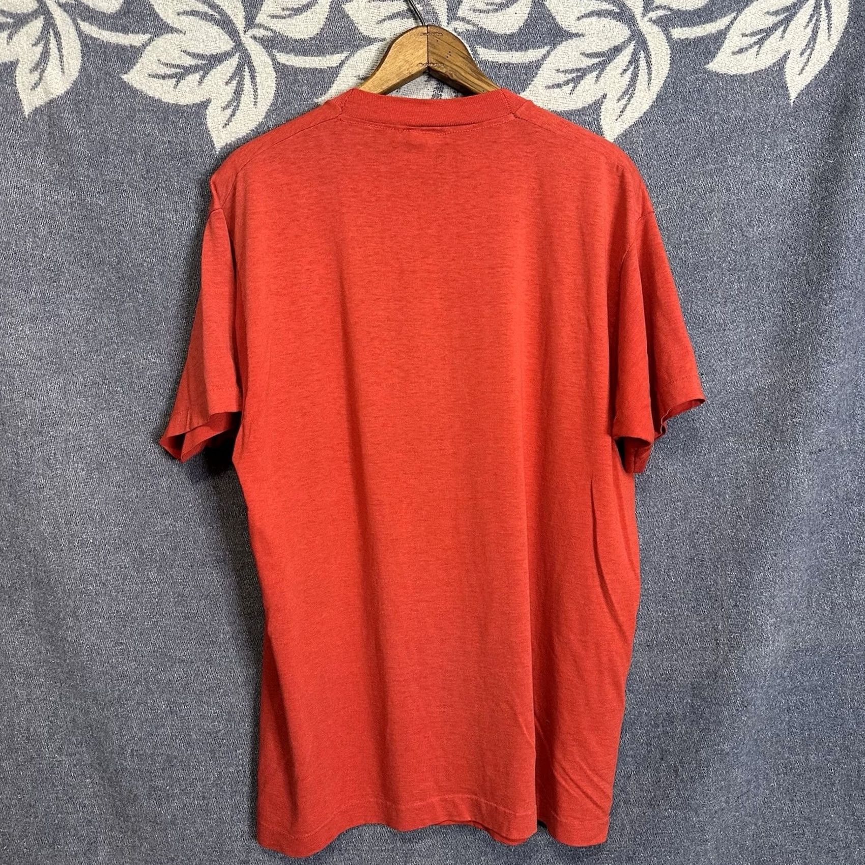 Fruit Of The Loom VINTAGE 1992 USET Barcelona Olympic Games Faded Red T-Shirt XL 90s Nike Shirt Men T-Shirt Size US XL / EU 56 / 4 - 5 Thumbnail