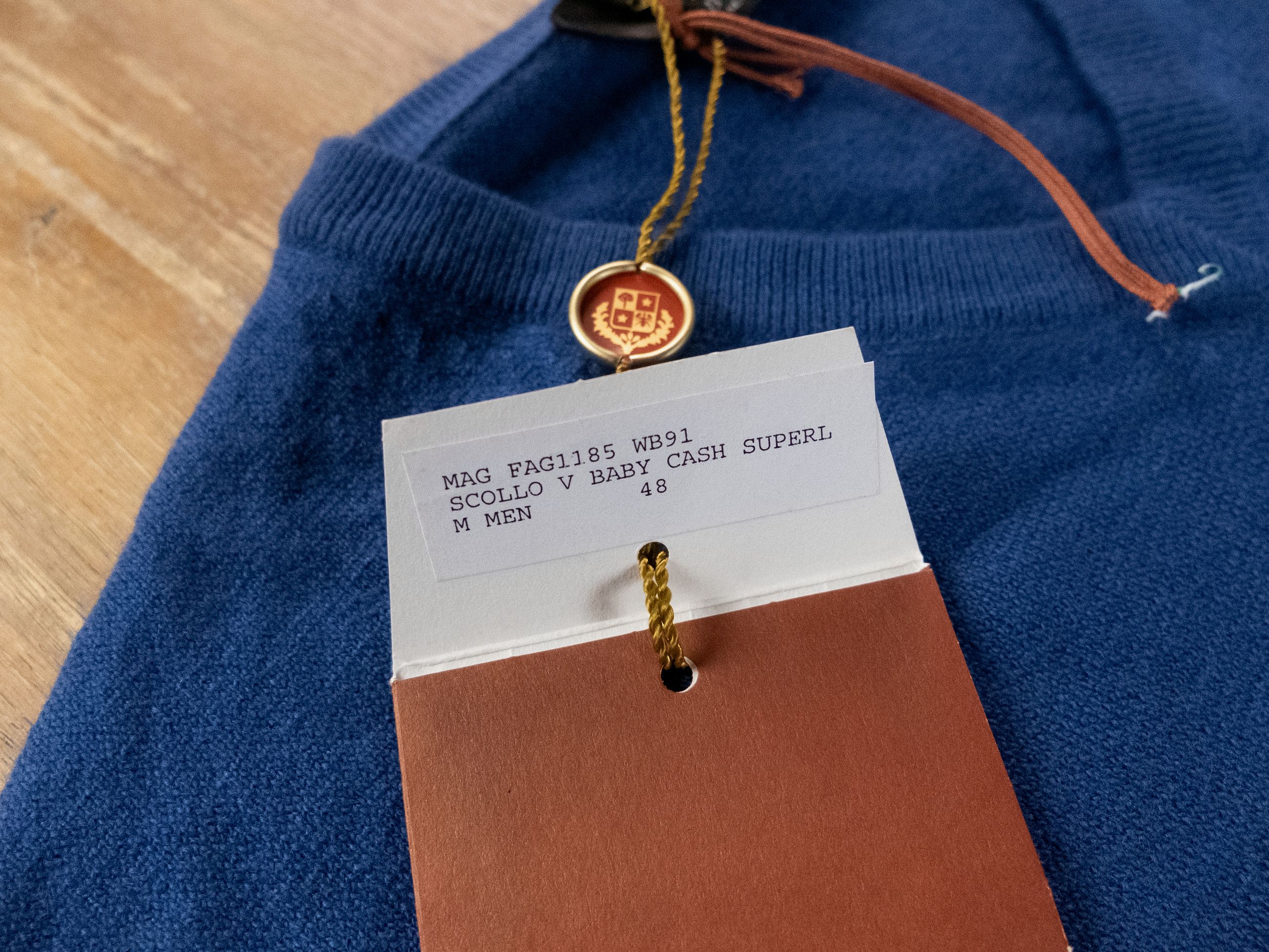 Loro Piana LORO PIANA blue lightweight baby cashmere v-neck sweater S Size US S / EU 44-46 / 1 - 3 Thumbnail