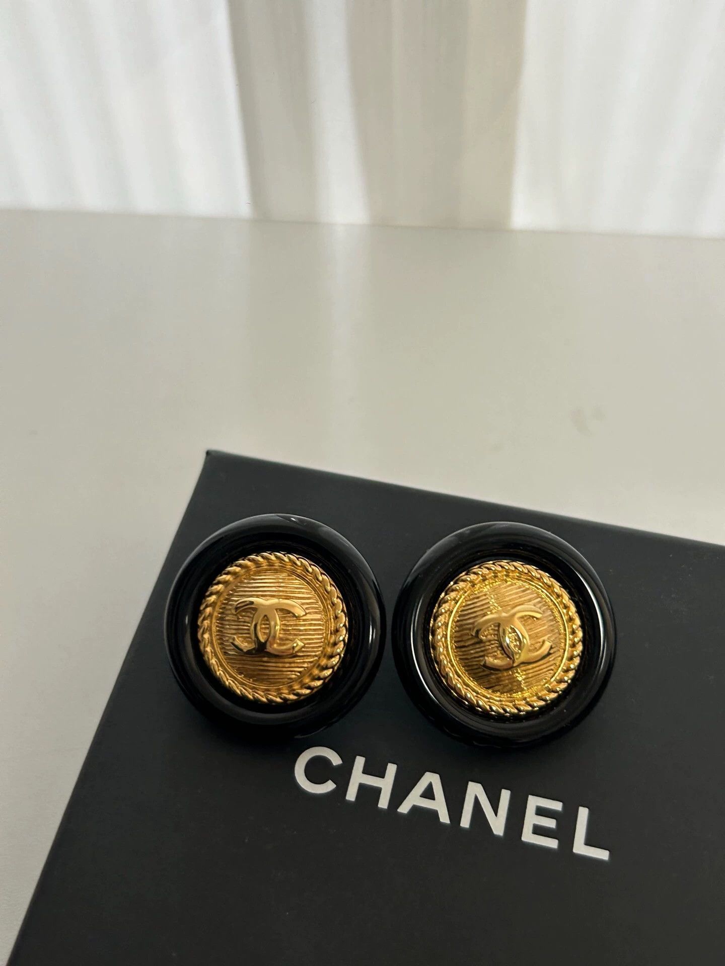 Chanel Chanel Black Metal Coin Round Earrings Size ONE SIZE - 1 Thumbnail