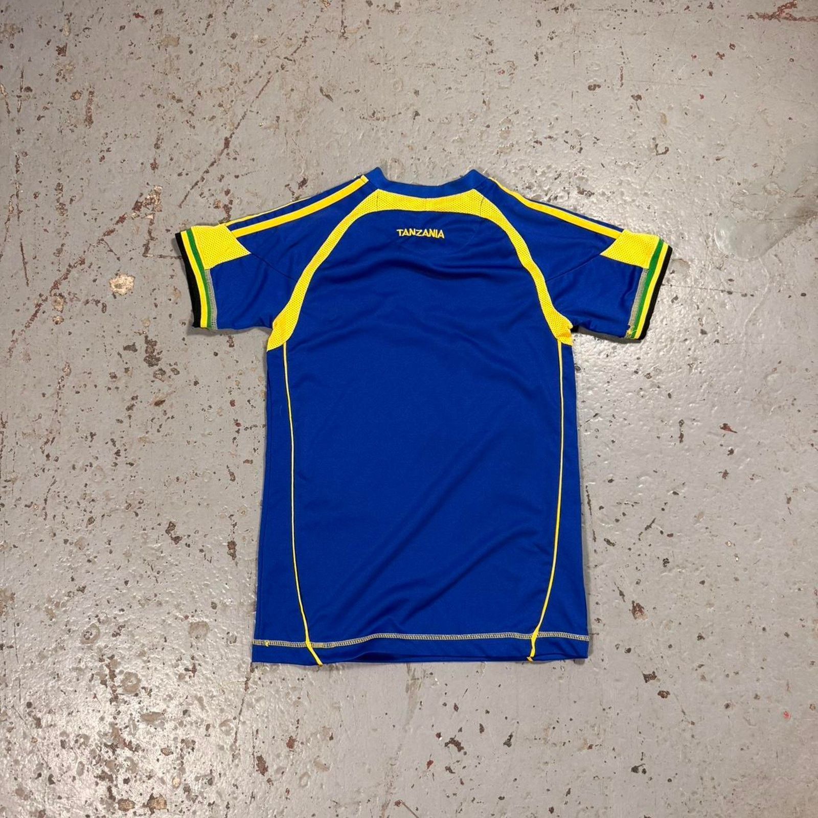Adidas Adidas tanzania soccer jersey length Size L / US 10 / IT 46 - 3 Thumbnail
