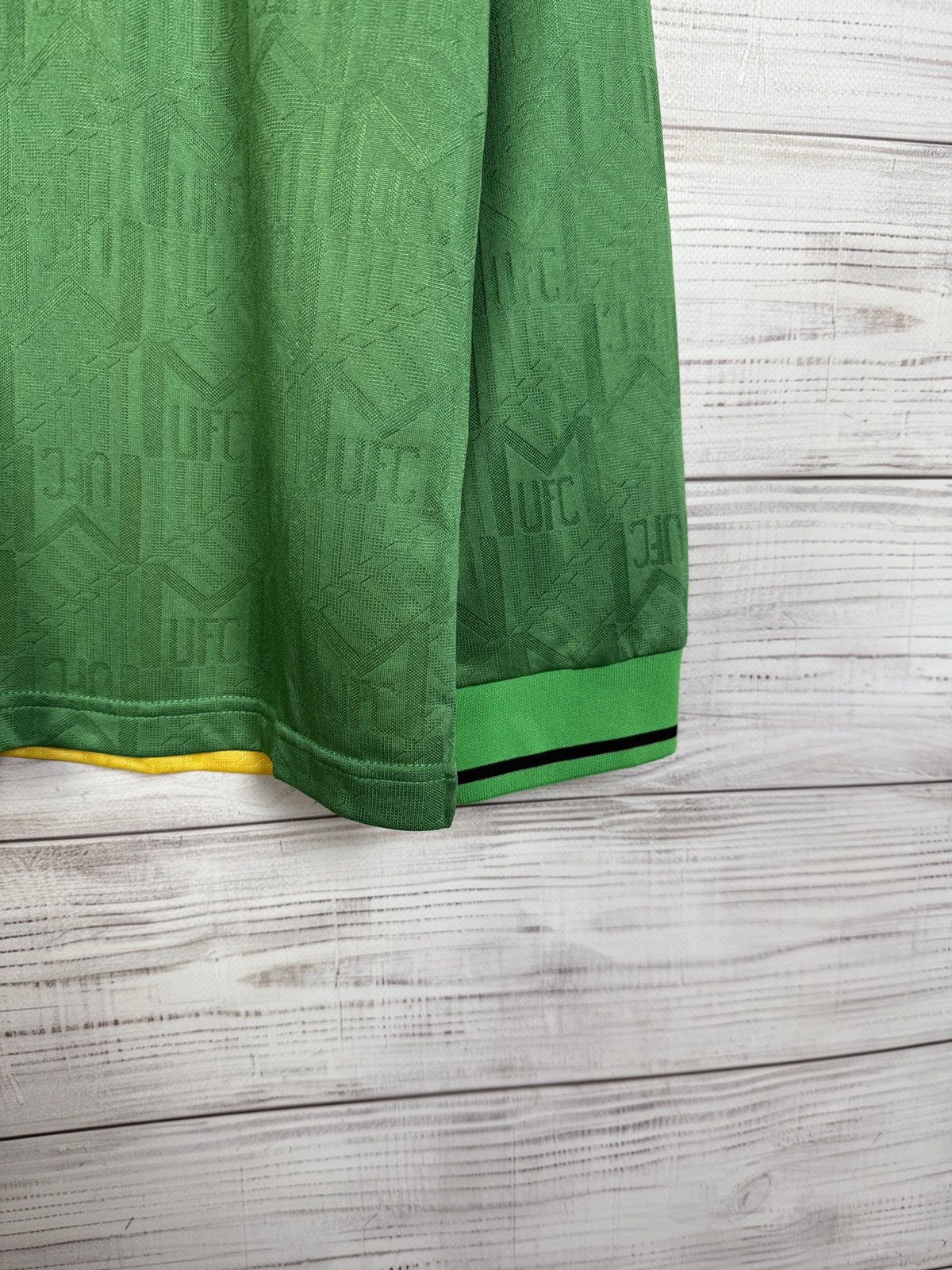 Umbro Umbro Sharp Manchester United White Soccer Jersey Longsleeve Size US L / EU 52-54 / 3 - 8 Thumbnail