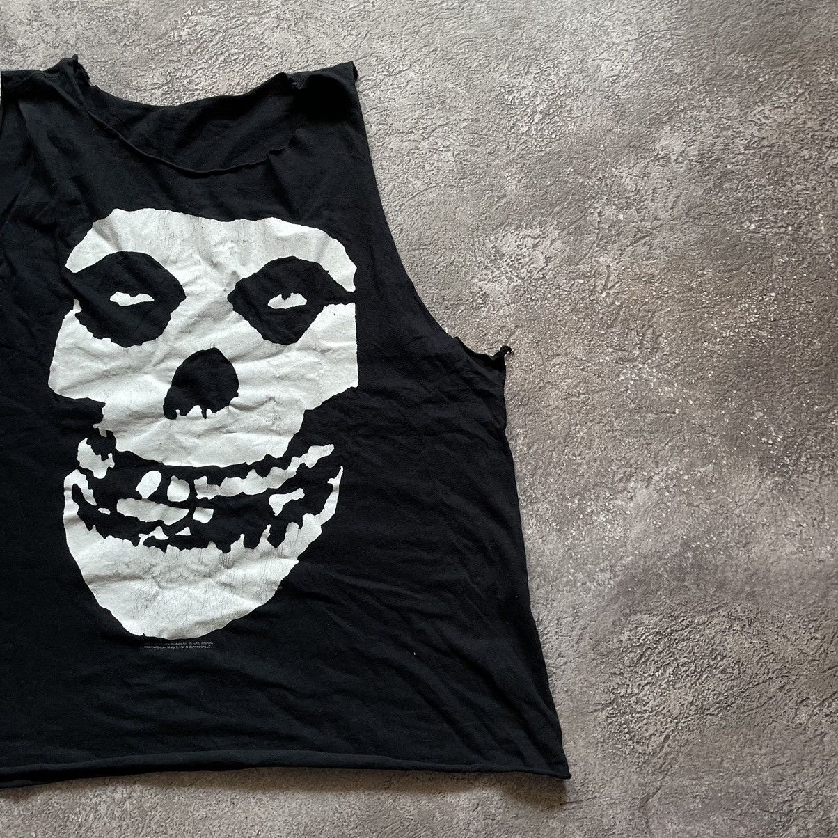 Vintage Vintage Y2K Misfits Graphic Tee Skull Horror Punk Grunge XL Size US XL / EU 56 / 4 - 3 Thumbnail