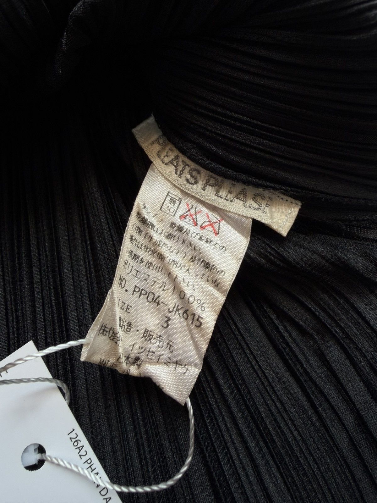 Pleats Please Issey Miyake Pleats Please AW2000 Side Split Sleeveless Top Size M / US 6-8 / IT 42-44 - 6 Thumbnail