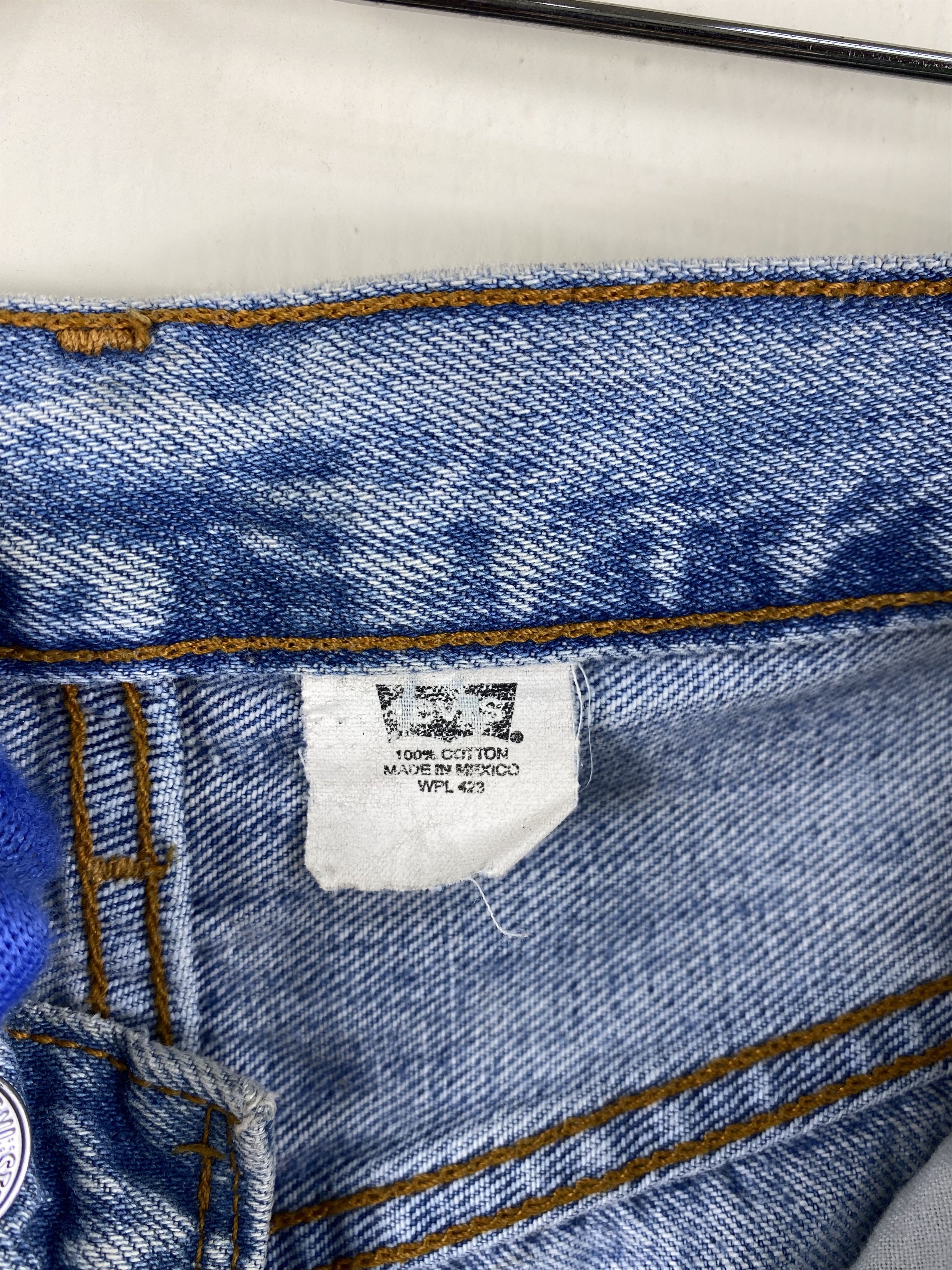 Levi's Vintage Clothing Vintage Levis 501 90s distressed dirty denim W33x29 inch Size US 33 - 11 Thumbnail