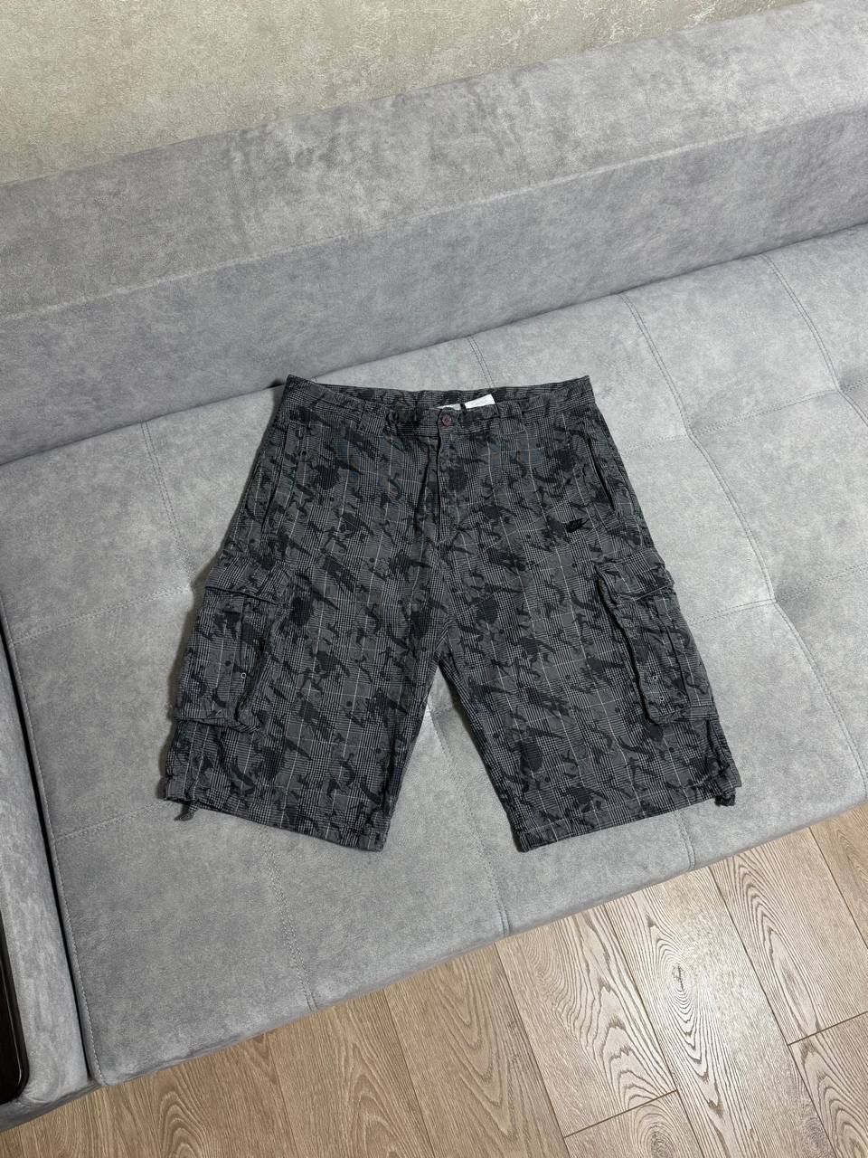 Nike Vintage Nike Baggy Cargo Y2K shorts military sport retro Size US 32 / EU 48 - 2 Thumbnail