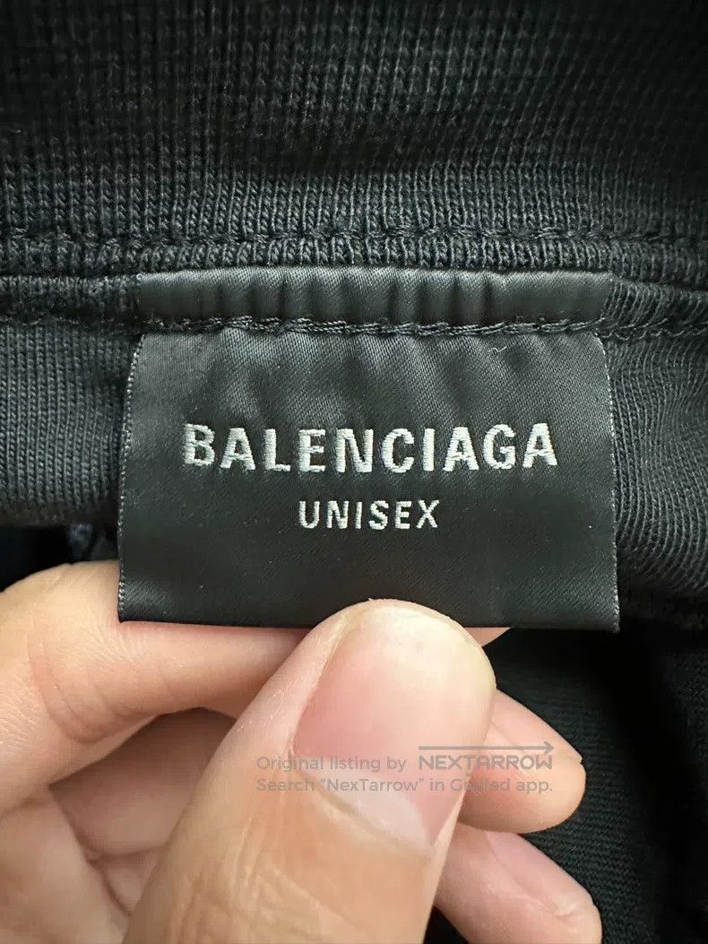 Balenciaga Balenciaga Logo Printed Distressed Round Neck Short Sleeve Size US S / EU 44-46 / 1 - 3 Thumbnail