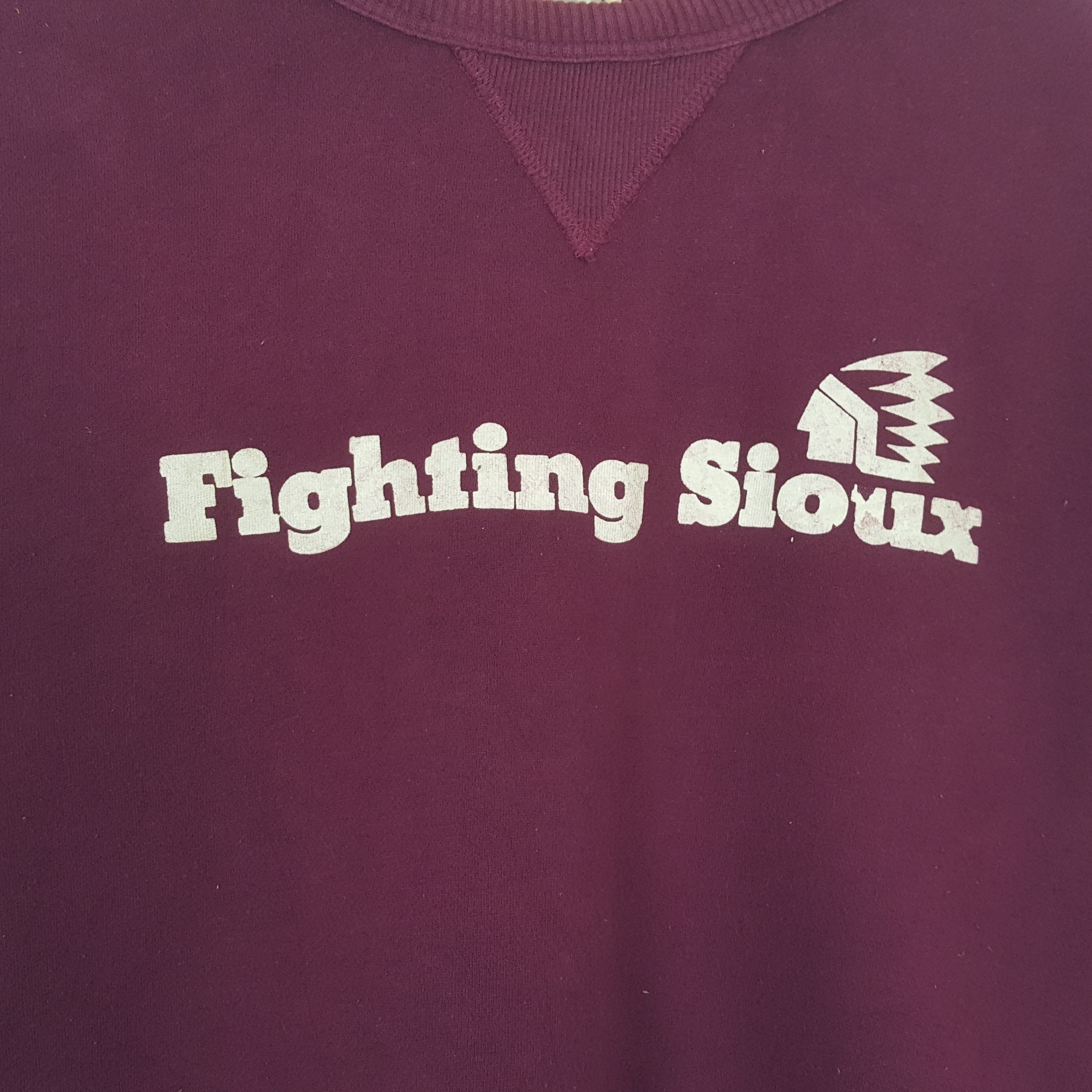 Vintage FIGHTING SIOUX Streetwear Style Sweatshirt C28614 Size US L / EU 52-54 / 3 - 2 Thumbnail