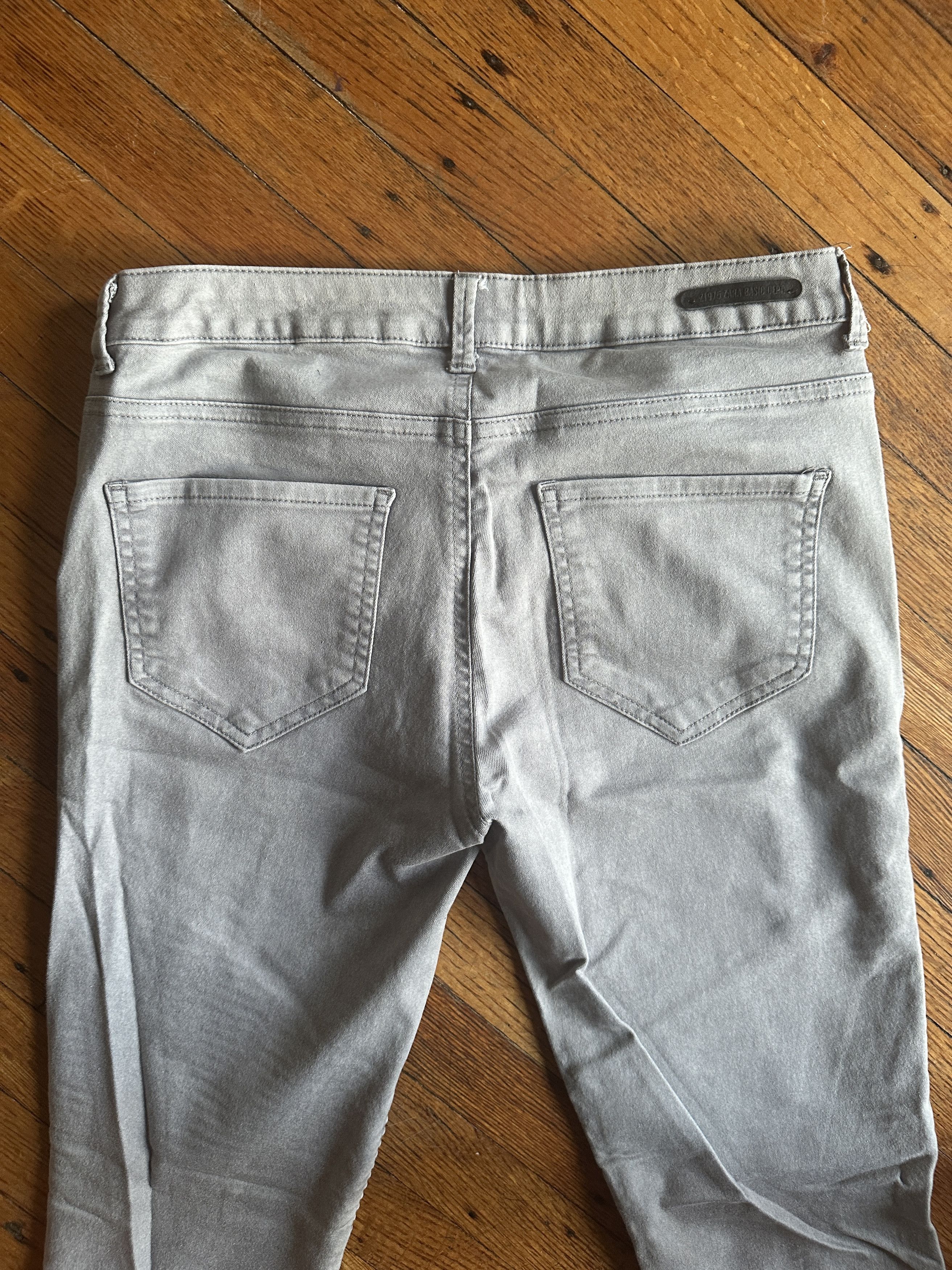 Zara Zara Gray denim skinny jeans w/distressed rigid knee & zips Size 30" / US 8 / IT 44 - 4 Thumbnail