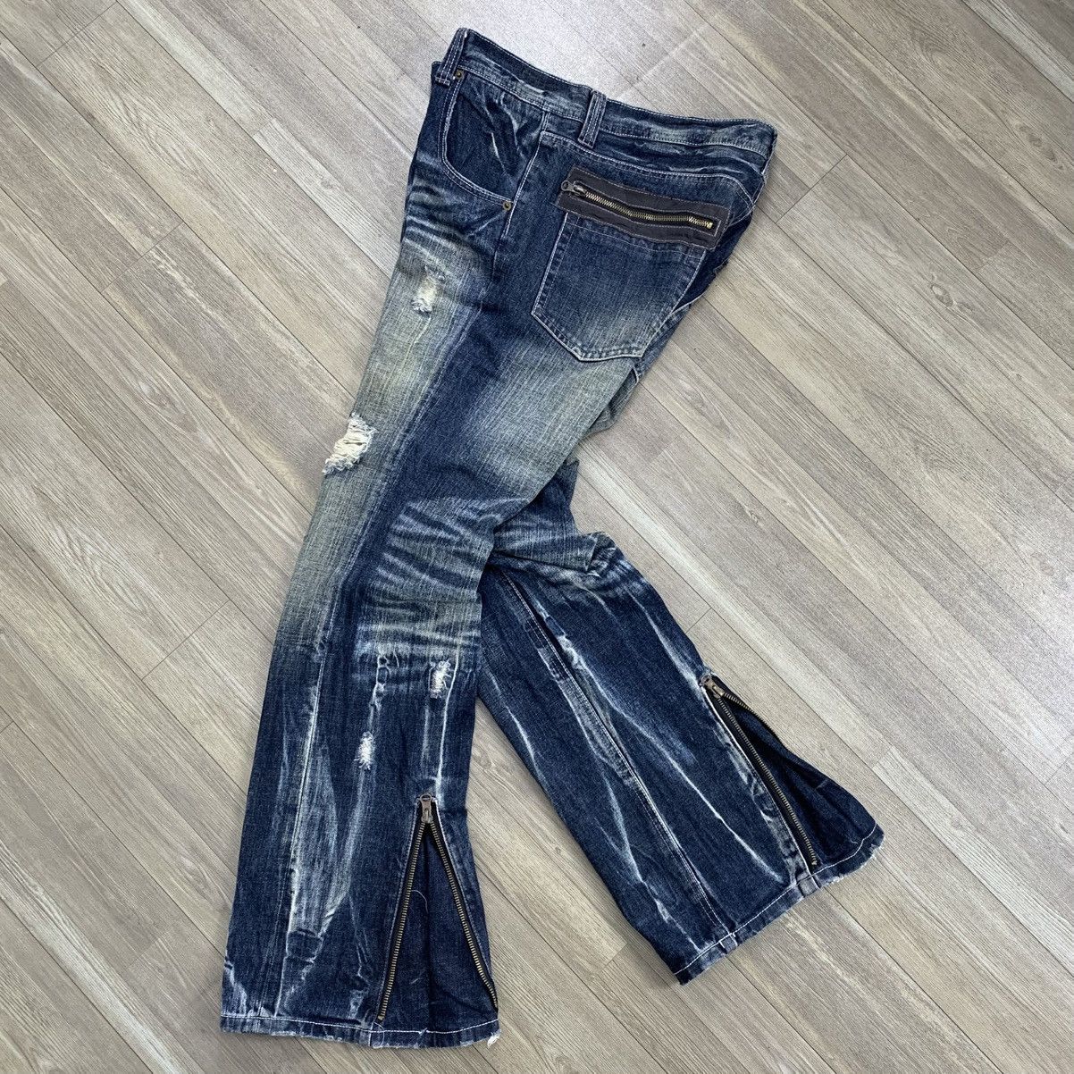 Beach Sound Clawmark Distressed Bootcut Flared Zipper Jeans