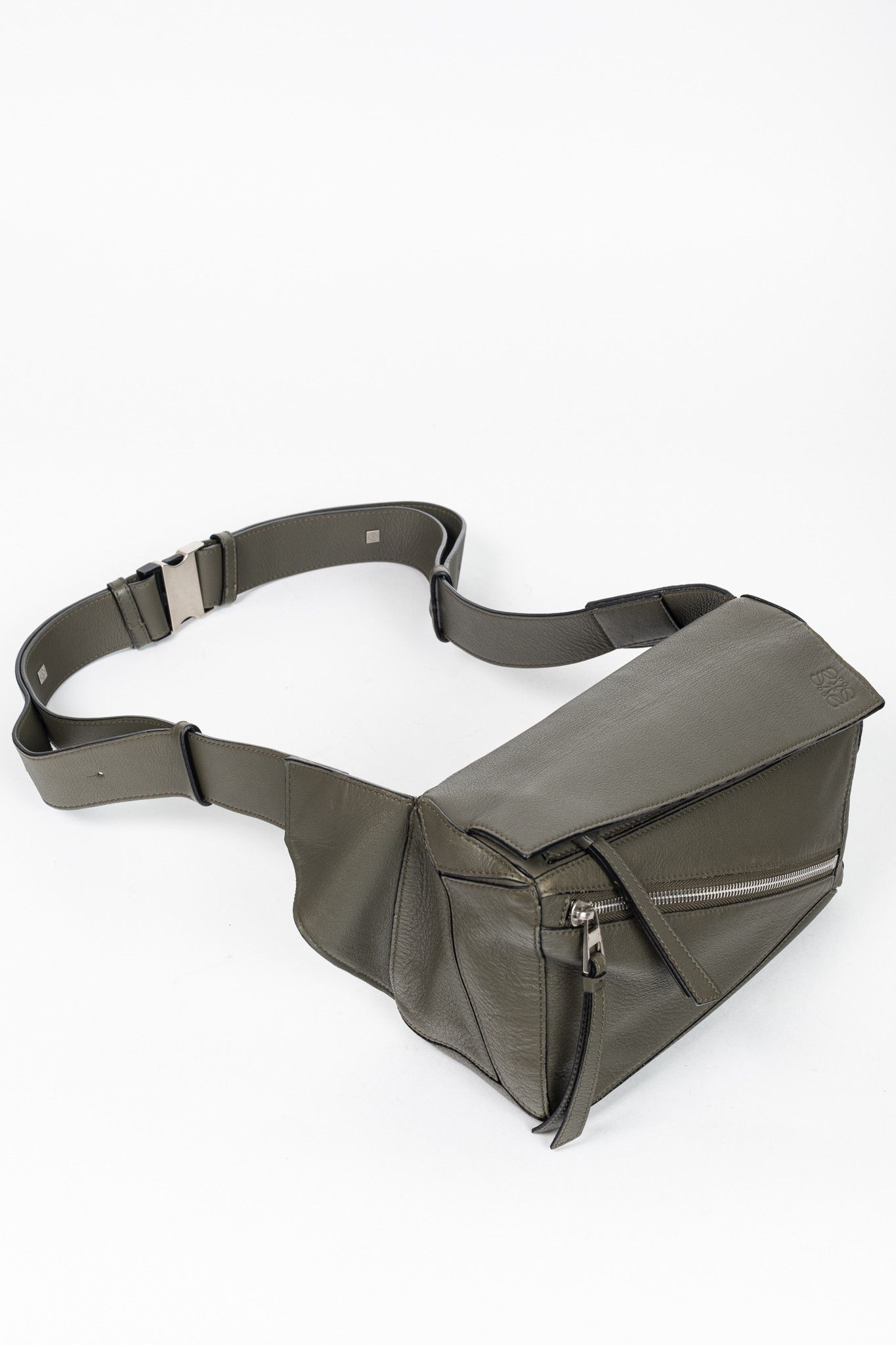 Loewe Loewe Puzzle Khaki Green Classic Calfskin Bumbag Size ONE SIZE - 8 Thumbnail