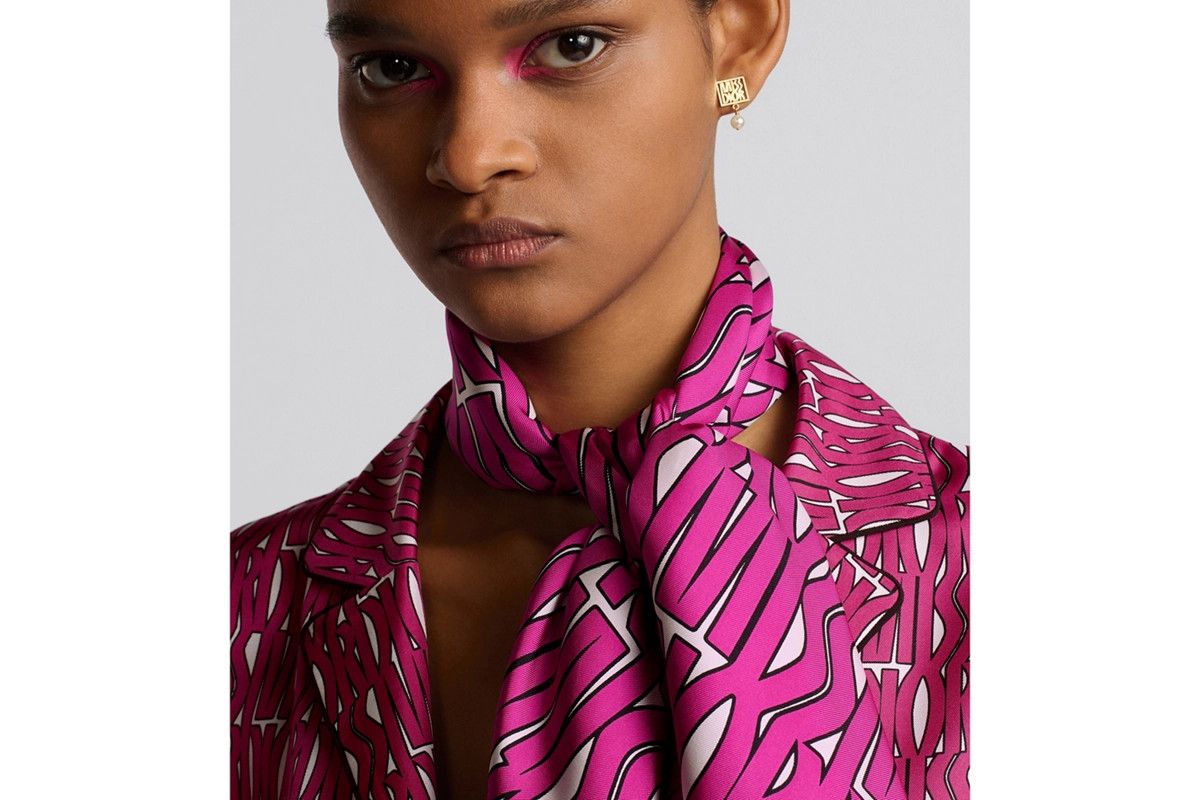 Dior o1bcso1str0226 Size:OS/90 Square Scarf in White/Pink Size ONE SIZE - 6 Thumbnail