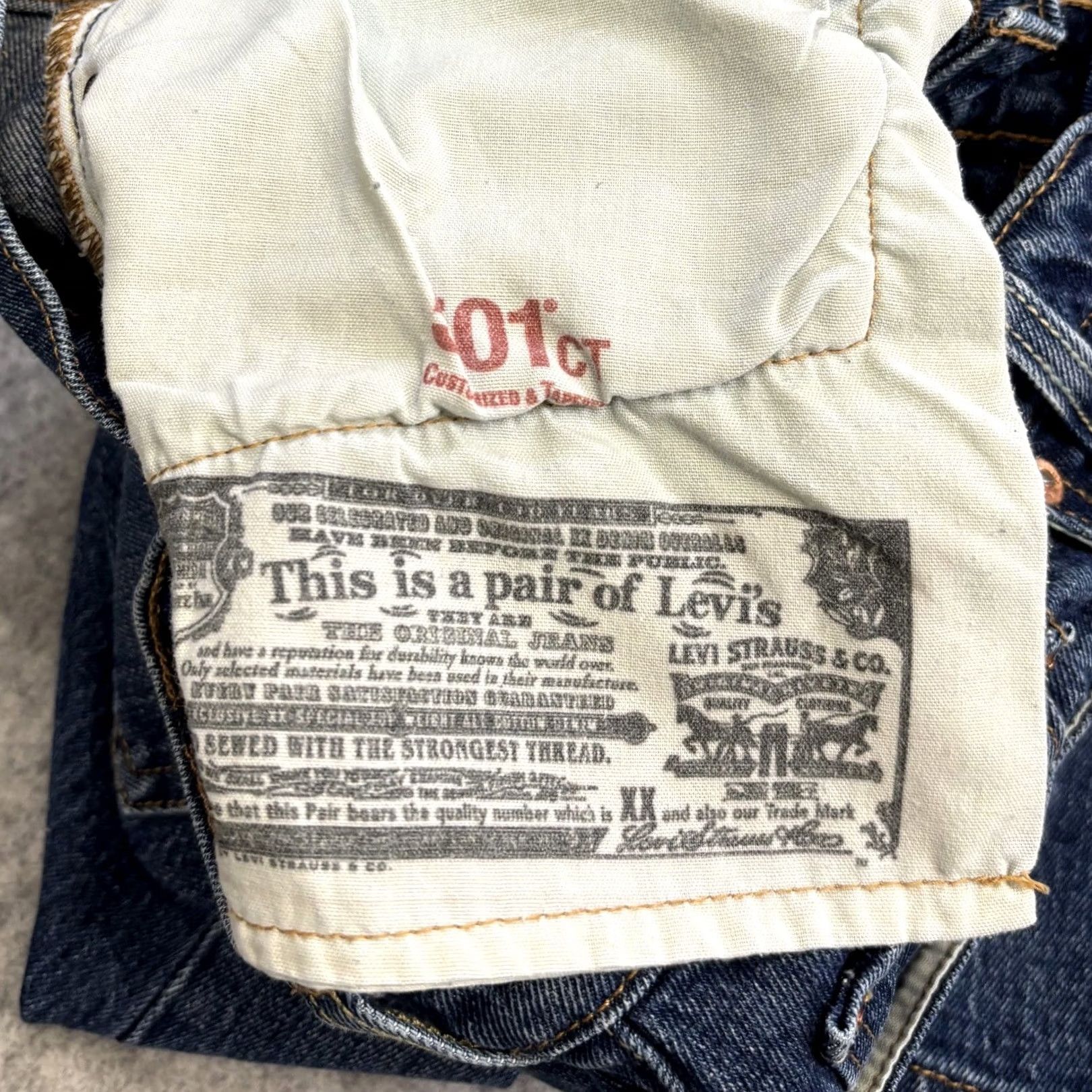 Levi's VINTAGE Levi's 501 Jeans Jeans 28W Regular L27.5 Inseam 5-Pocket Button Fly Denim Blue Men’s Regular No Pattern Size US 28 / EU 44 - 7 Thumbnail