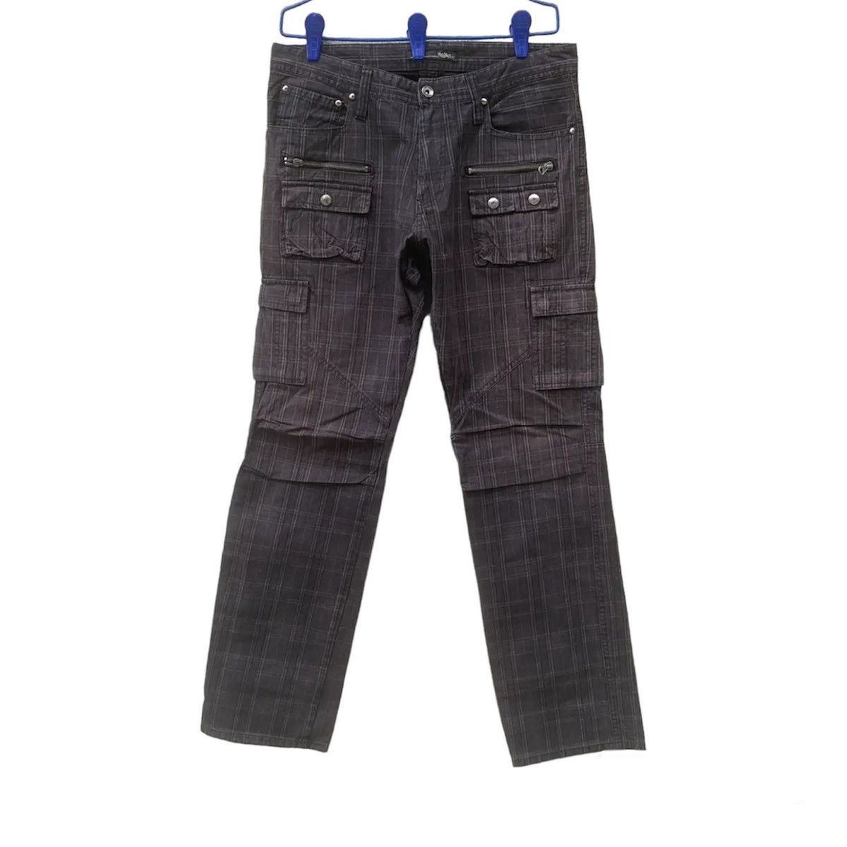 image of Avant Garde x Mossimo Steals Mossimo Cargo Nova Check Multipocket in Black (Size 32)