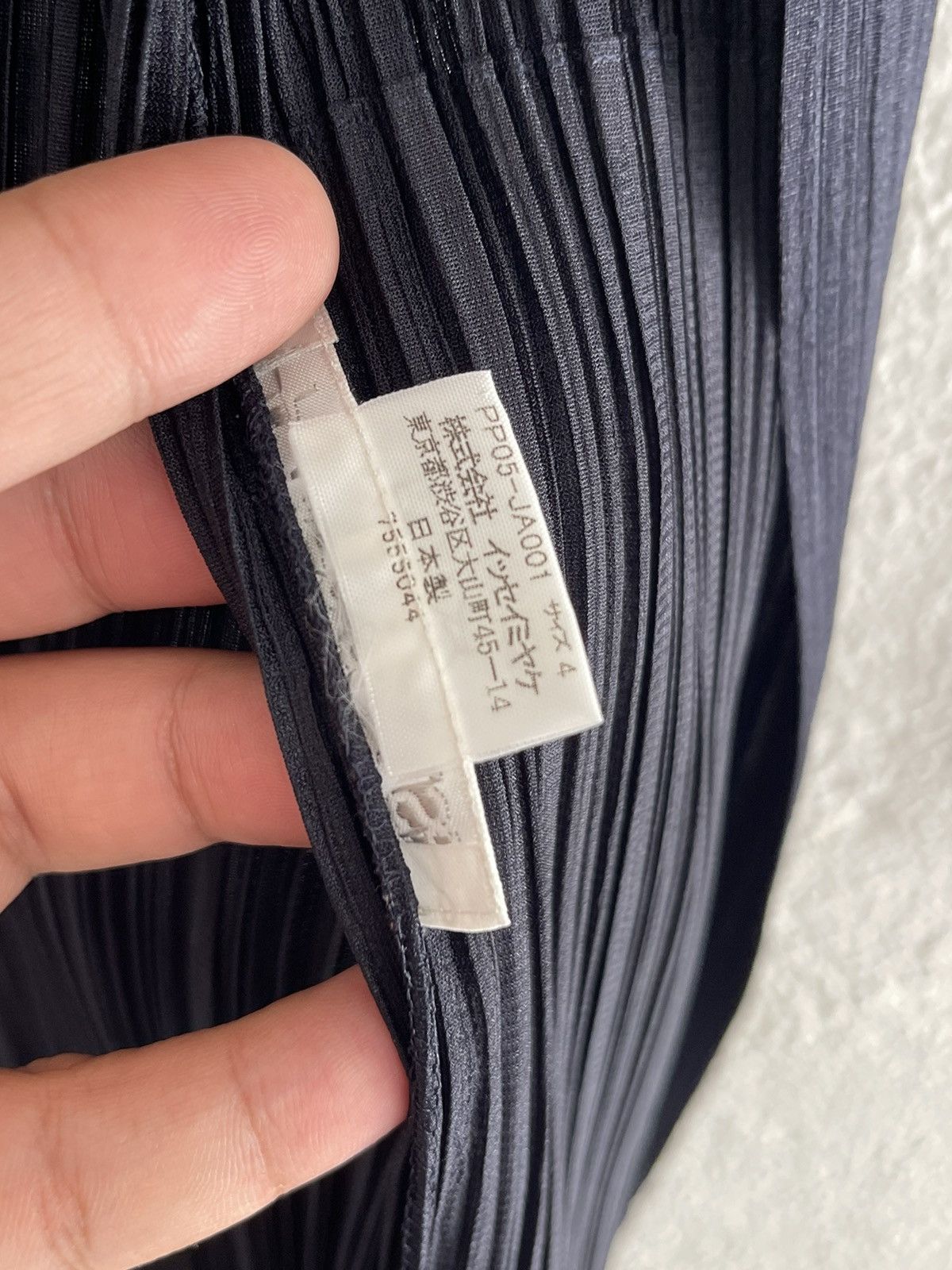 Issey Miyake × Pleats Please Issey Miyake Issey Miyake Pleats Please Cardigan Navy 2 Pockets Size ONE SIZE - 9 Thumbnail