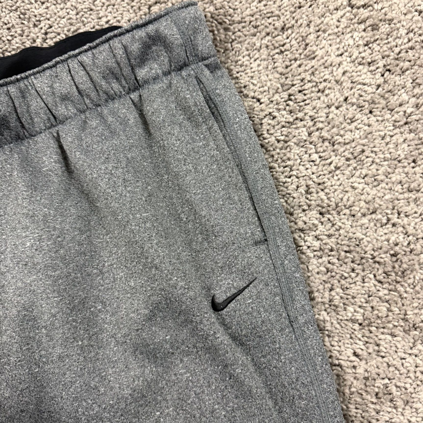 Nike Nike Therma Sweatpants Mens S Gray Fleece Drawstring Zip Ankle Breathable Pockets Gym & Training Running Sweatpants Mens Socks? Size US 30 / EU 46 - 5 Thumbnail