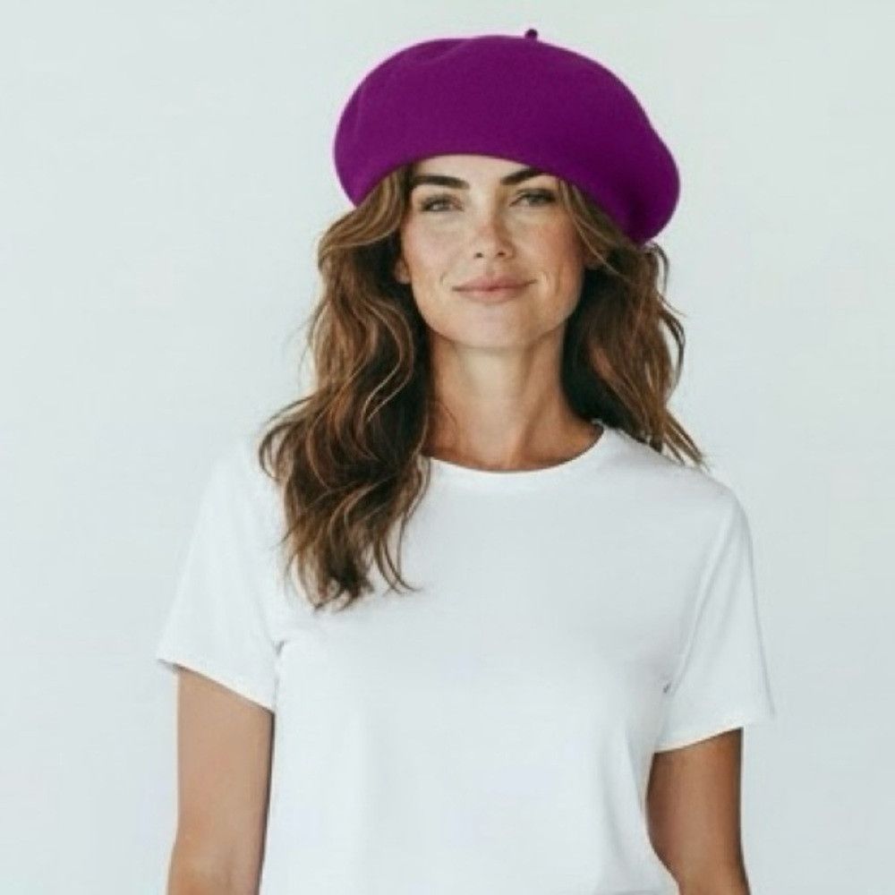 Coach NWT New Coach 100% Lambs Wool Amethyst Purple Beret Size M/ Size ONE SIZE - 1 Thumbnail