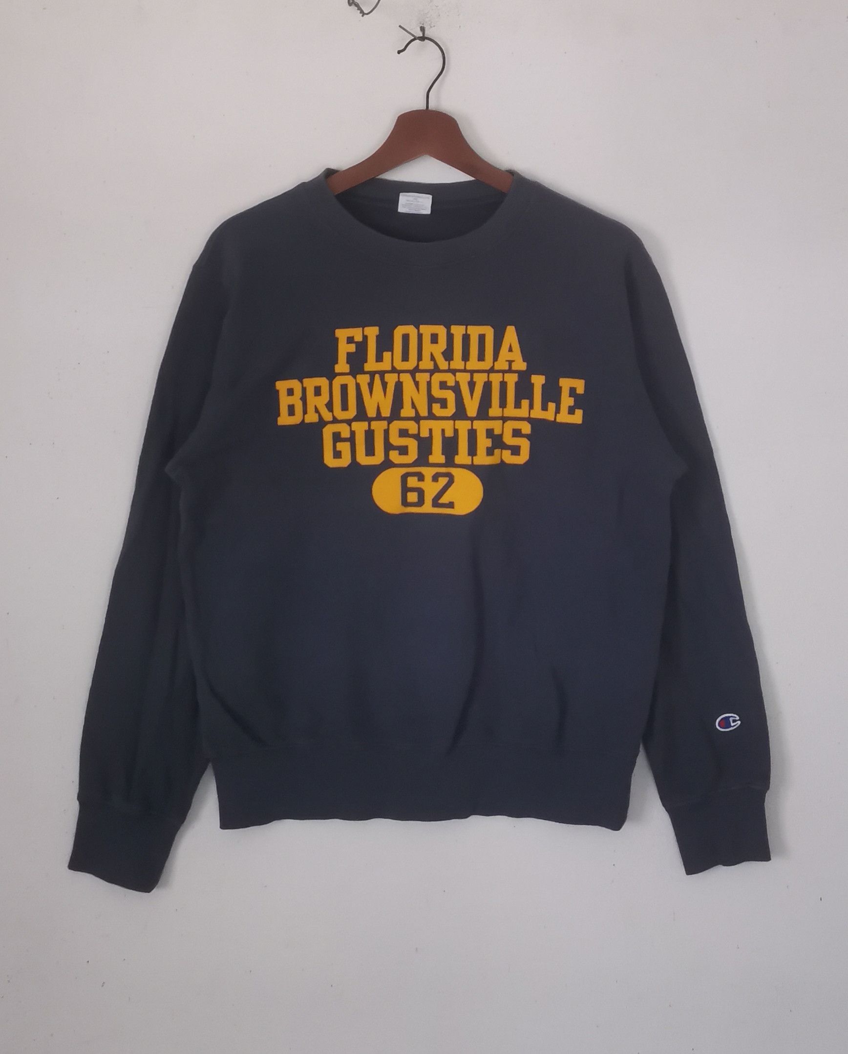 Champion × Vintage Rare vintage Champion sweatshirt navy blue colour Size US S / EU 44-46 / 1 - 1 Thumbnail
