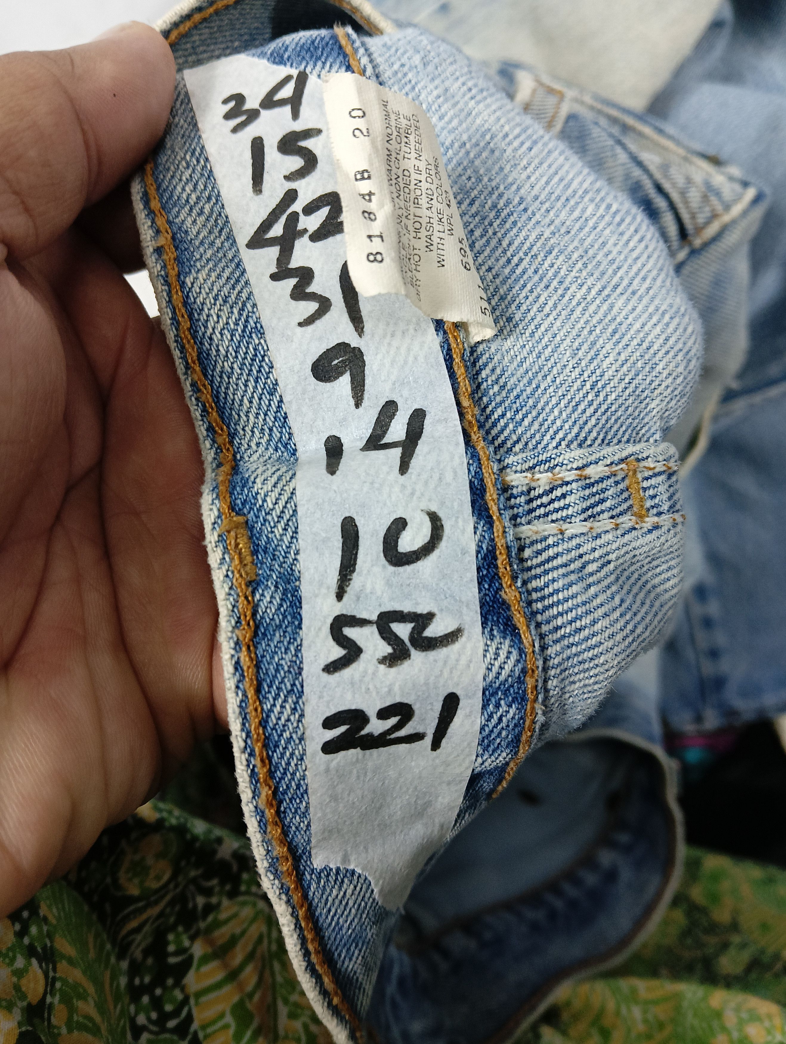 Levi's Vintage Clothing vintage levis 569 made in USA DISTRESSED RARE Size US 34 / EU 50 - 10 Thumbnail