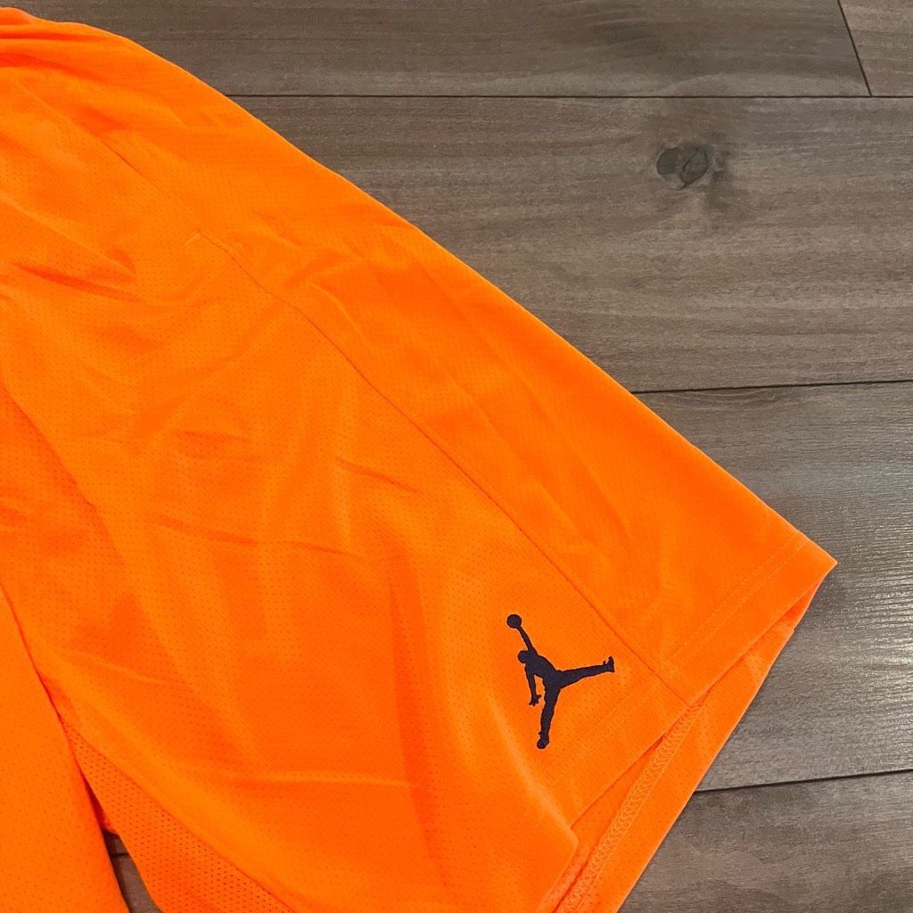 Jordan Brand Air Jordan Orange Athletic Workout Shorts Men Small Bin O-0 Size US 30 / EU 46 - 2 Thumbnail