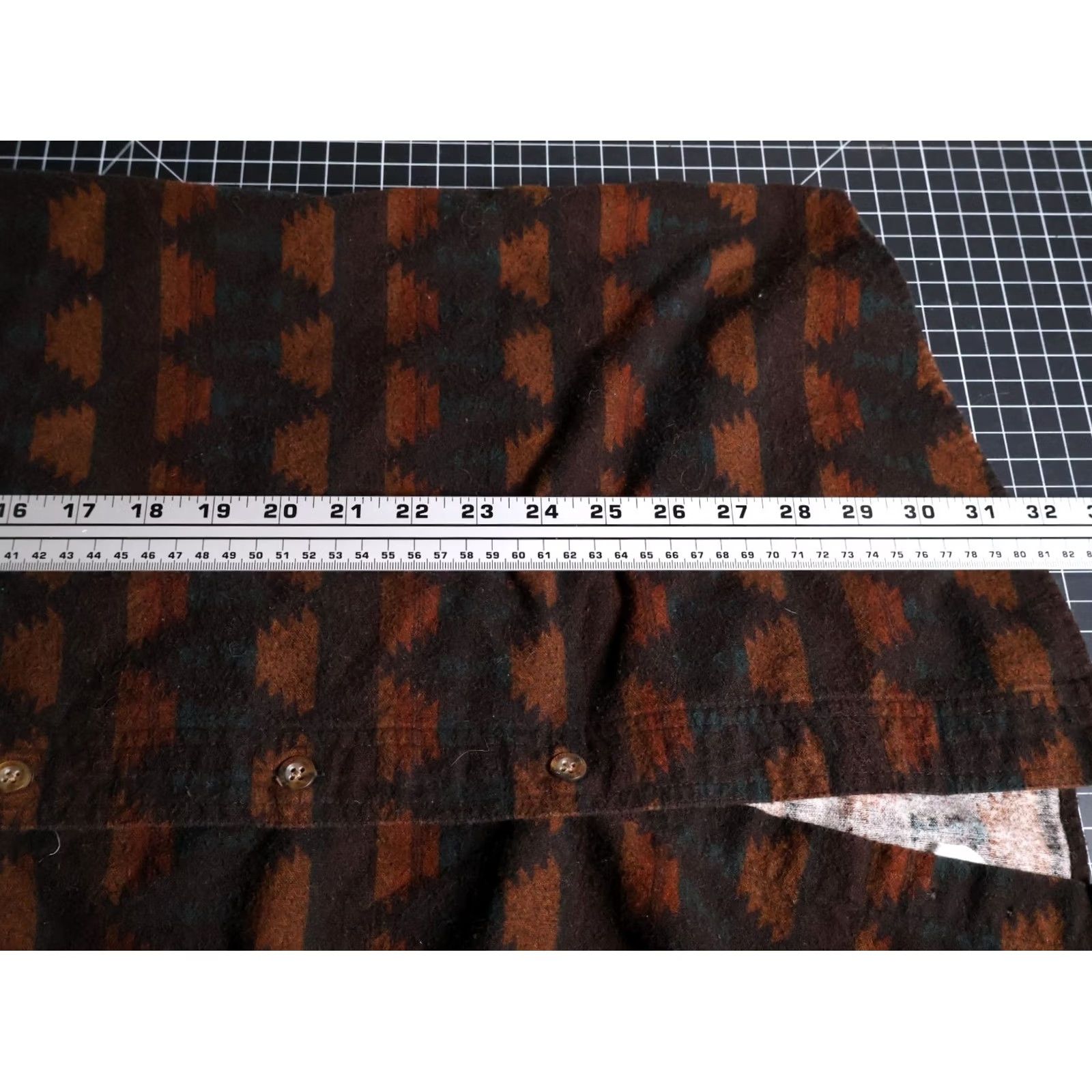 Vintage VINTAGE Woolrich Aztec Pattern Flannel Shirt Mens XL Brown Dark Green Geometric Tribal Size US XL / EU 56 / 4 - 6 Thumbnail