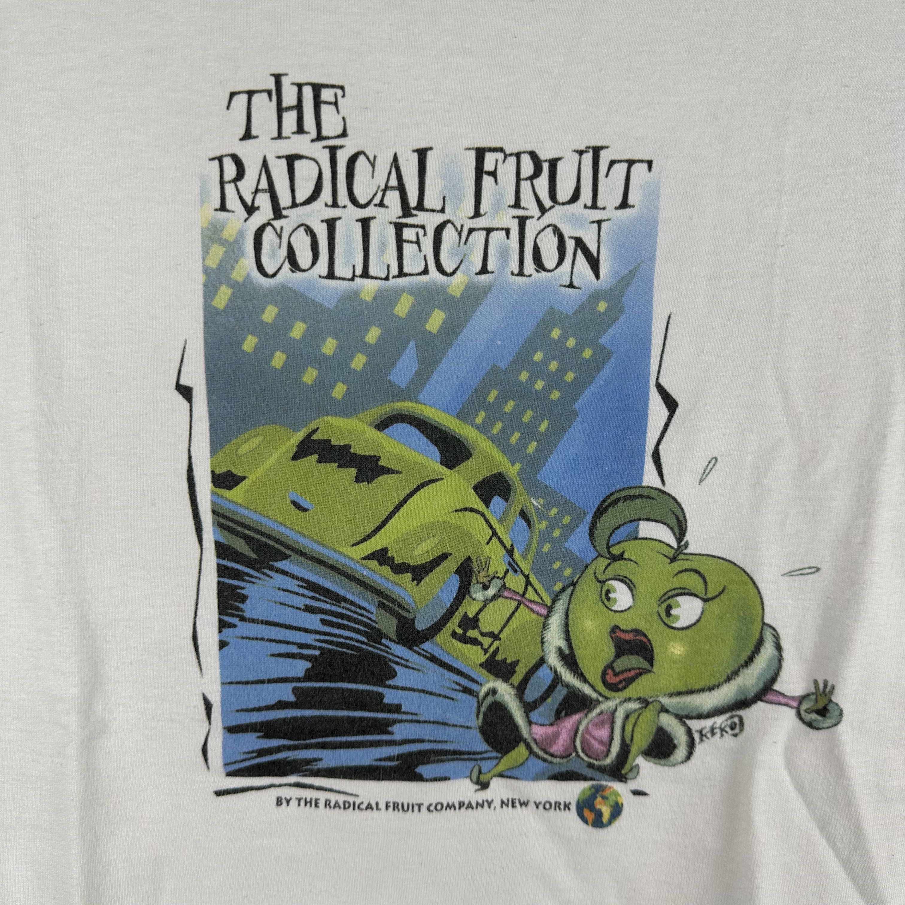 Vintage Vintage 2000s The Radical Fruit Collection New York T-Shirt Size US L / EU 52-54 / 3 - 2 Thumbnail