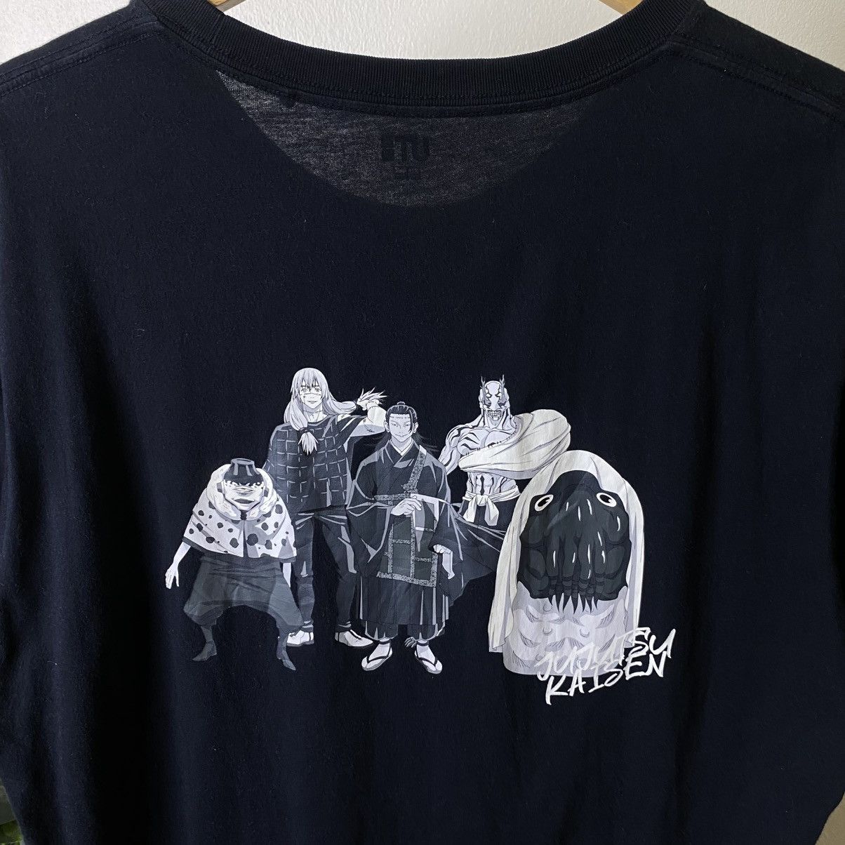 Uniqlo UT Anime Jujutsu Kaisen Manga Series Collaboration T Shirt Size US L / EU 52-54 / 3 - 7 Thumbnail