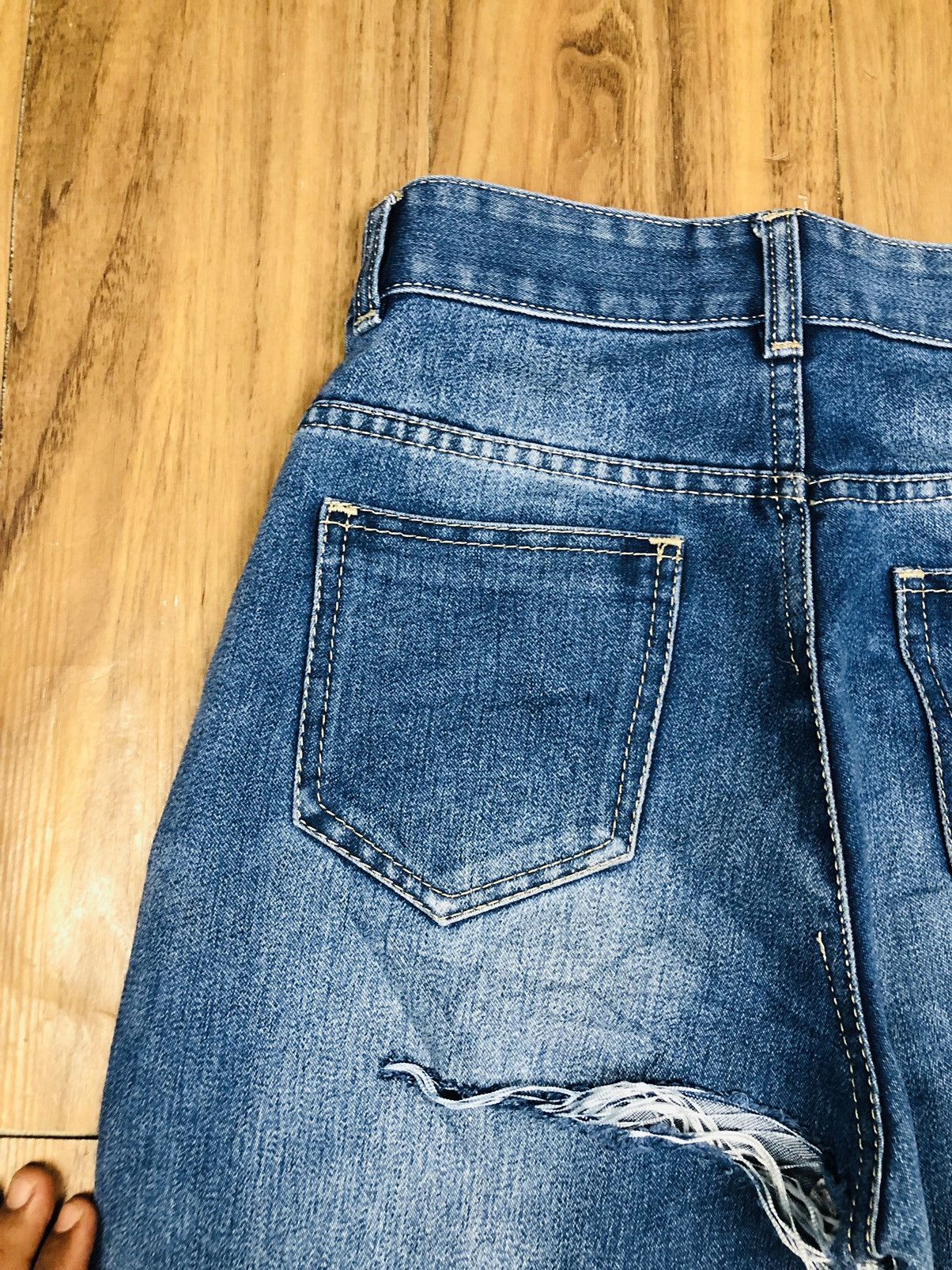 Dolce & Gabbana Dolce & Gabbana Distress Jeans (35) Size 28" / US 6 / IT 42 - 14 Thumbnail