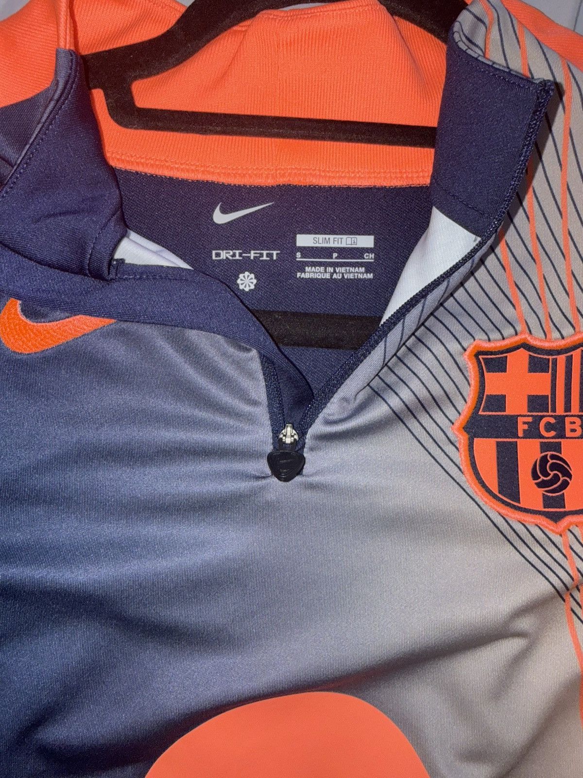 Nike Nike FC Barcelona third Pre-Match sweatshirt 25/26 Size US S / EU 44-46 / 1 - 8 Thumbnail