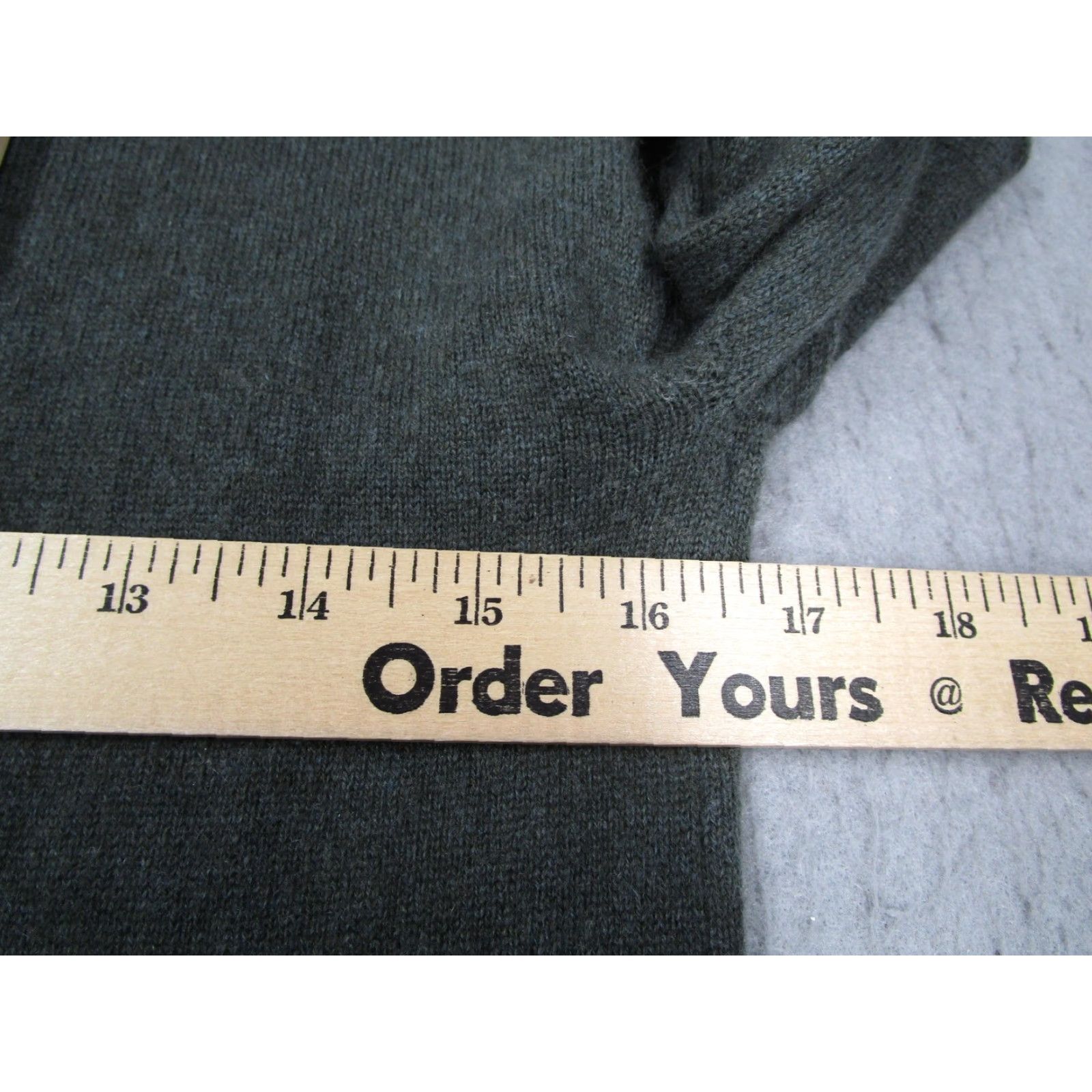 Vince Vince Sweater Womens Small Green 100% Cashmere Deep V Neck Knit Pullover Size S / US 4 / IT 40 - 6 Thumbnail