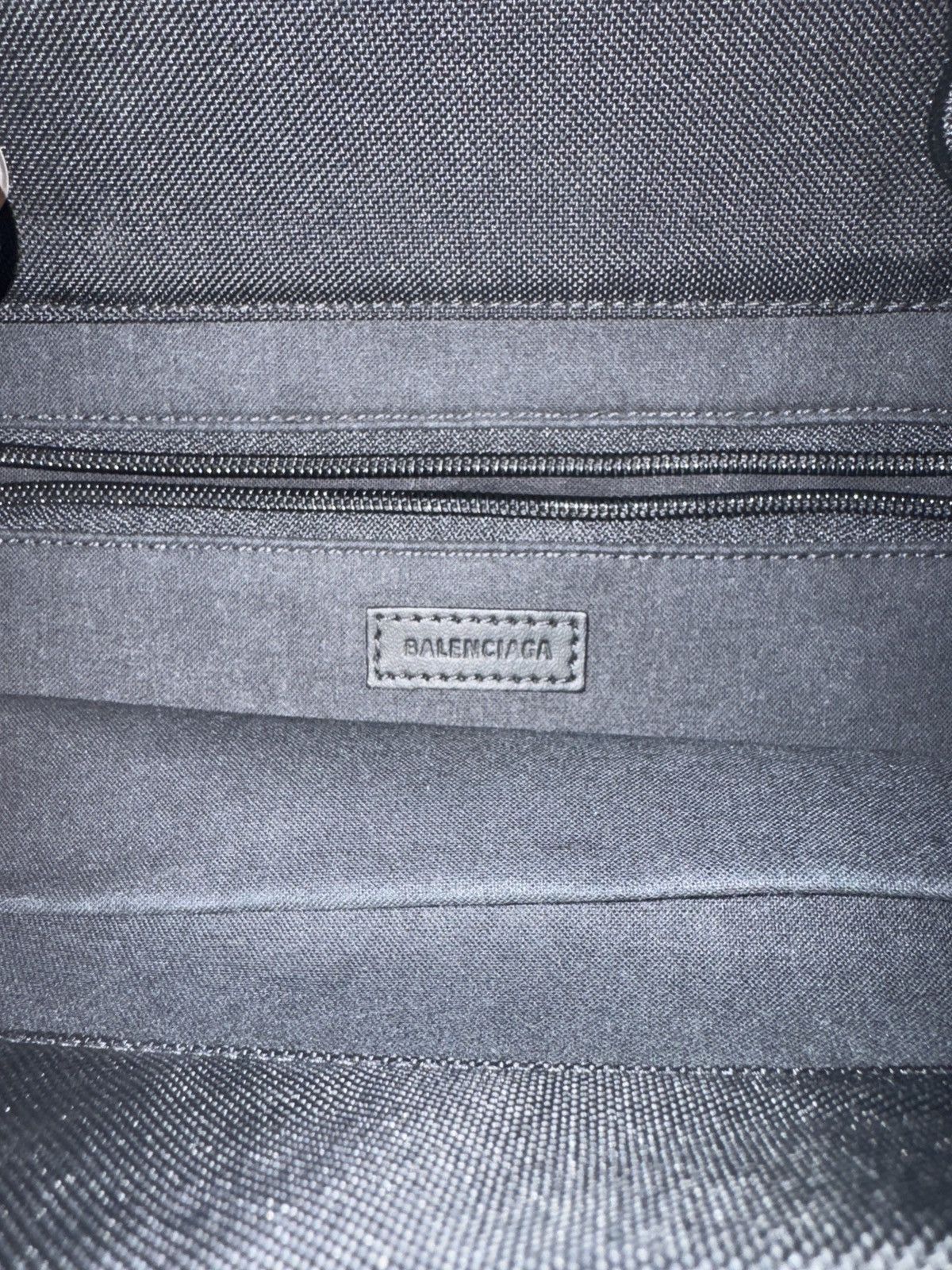 Balenciaga Balenciaga Explorer Tote Bag – Black (FW22) Size ONE SIZE - 5 Thumbnail