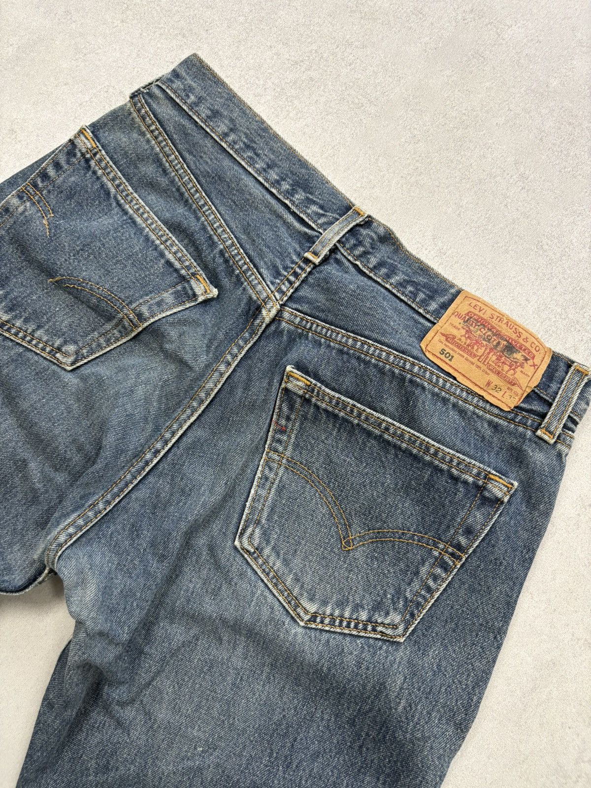 Levi's Vintage Clothing Vintage Levi’s 501 Made in UK Jeans W32 L32 90s Y2K Bitton Size US 32 / EU 48 - 3 Thumbnail