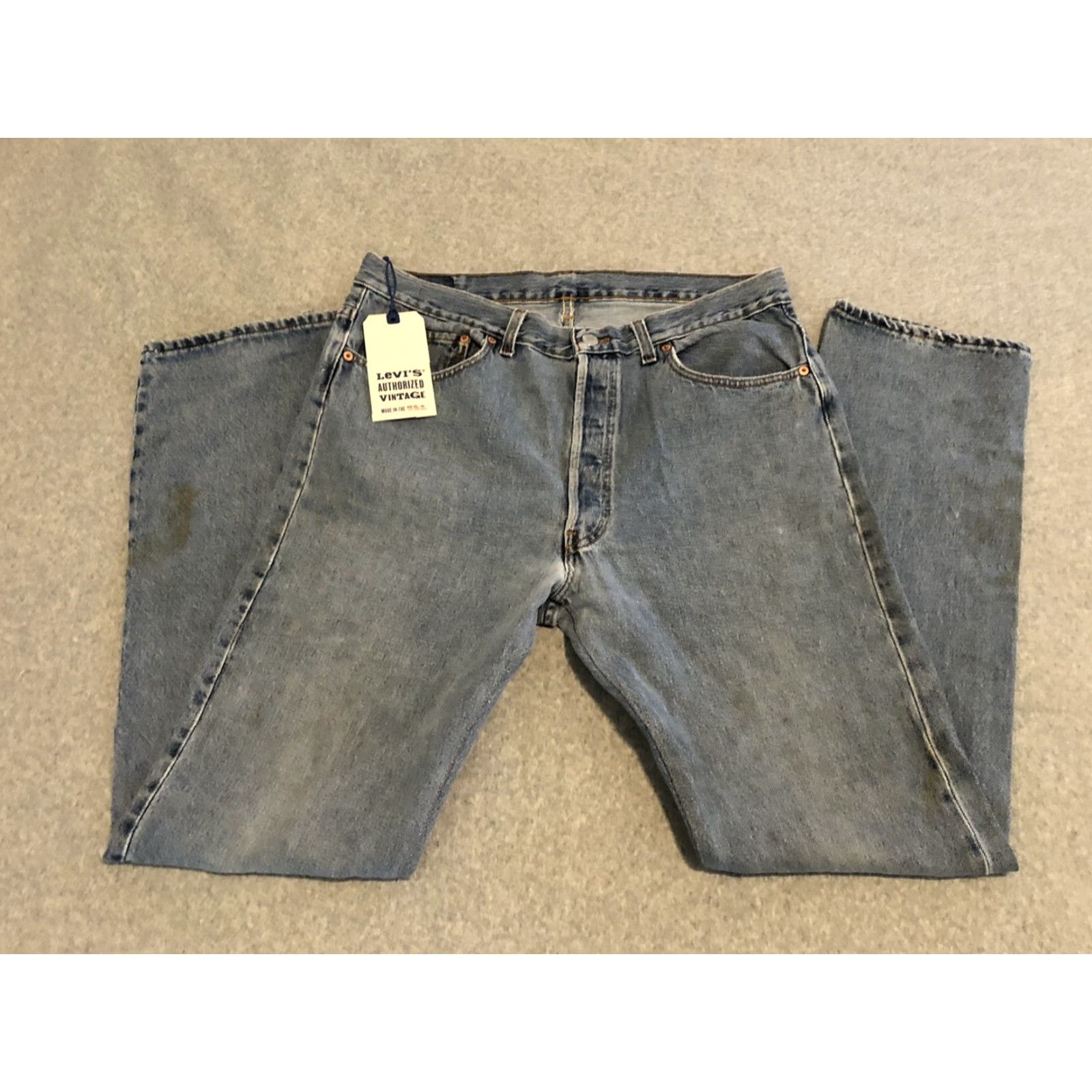 Levi's VINTAGE Levi's 501 Tapered Jeans USA Levis 501 Regular Denim Blue Men 35x33 NWT 28 Size US 35 - 2 Thumbnail